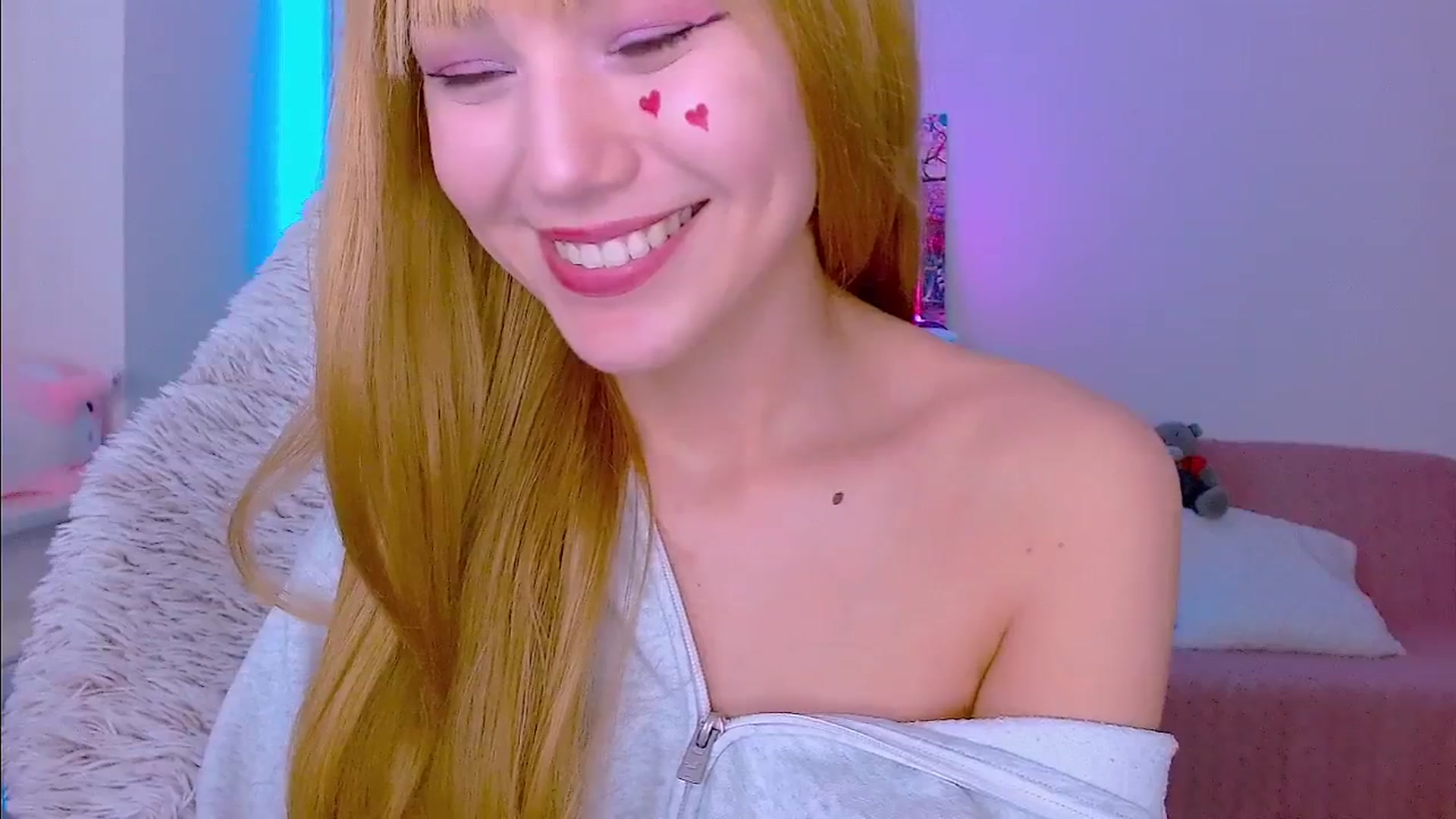 Gallery image thumbnail from AlisSun's myfreecams stream on, 04/13/2026, 04:08 image 8 of 20