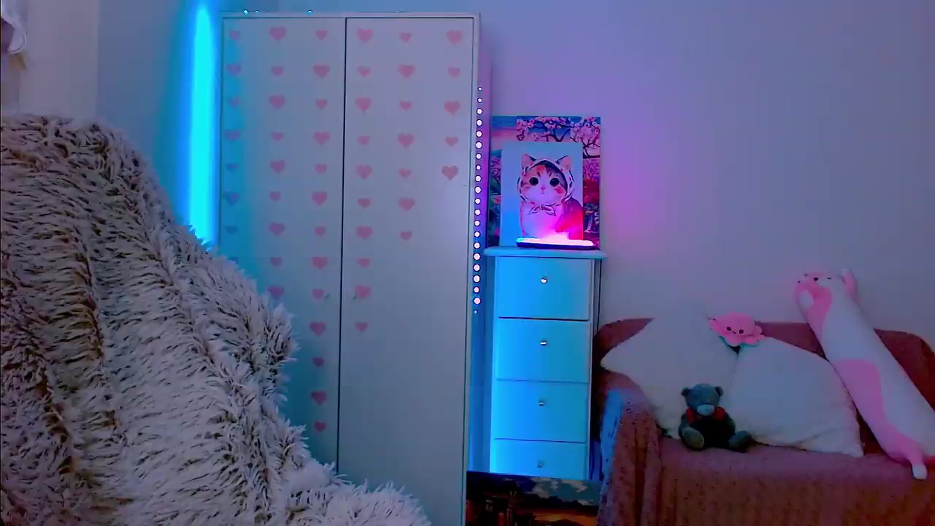 Gallery image thumbnail from AlisSun's myfreecams stream on, 05/23/2026, 05:44 image 15 of 20