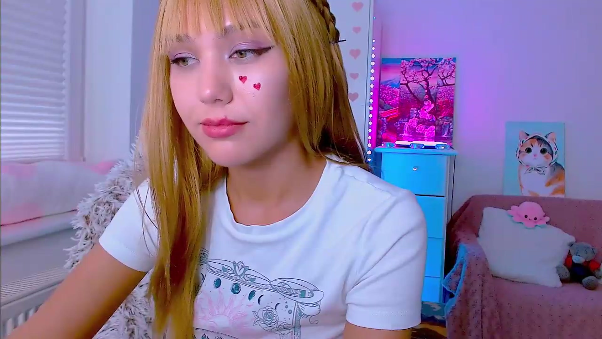 Gallery image thumbnail from AlisSun's myfreecams stream on, 07/19/2026, 09:16 image 3 of 20