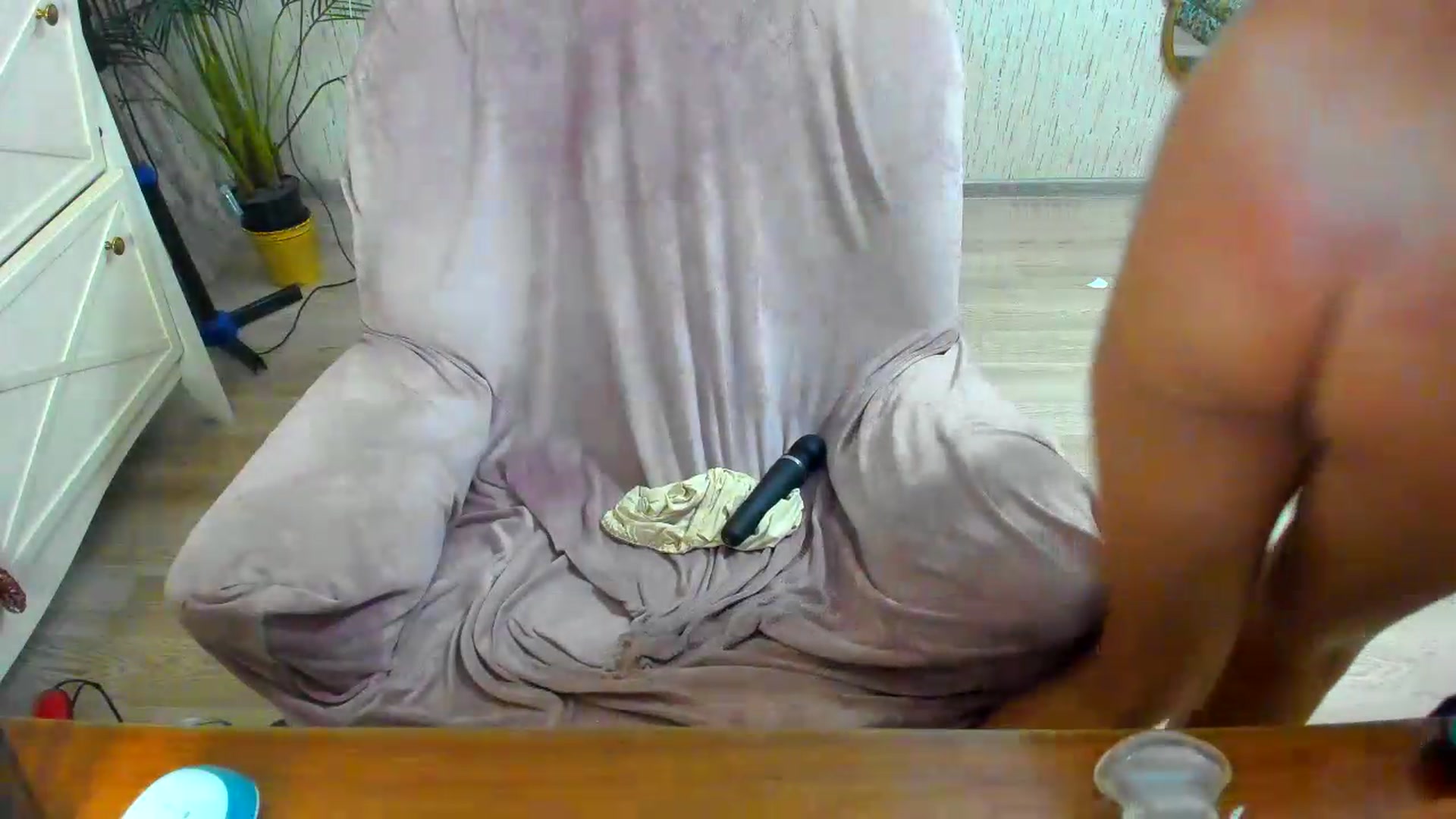 Gallery image thumbnail from AlisaChannel's myfreecams stream on, 08/23/2026, 11:23 image 20 of 20