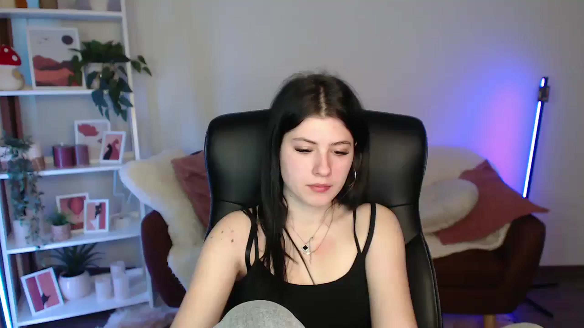 Gallery image thumbnail from AlisaElmers's myfreecams stream on, 03/11/2026, 10:22 image 17 of 20
