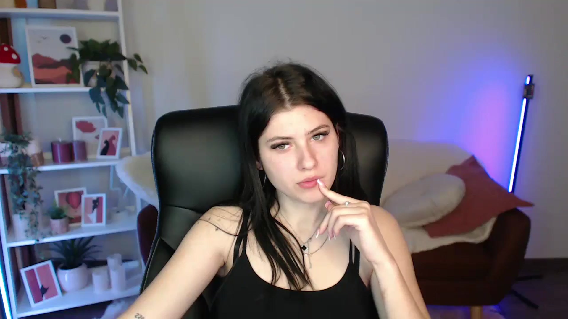 Gallery image thumbnail from AlisaElmers's myfreecams stream on, 03/11/2026, 10:22 image 10 of 20