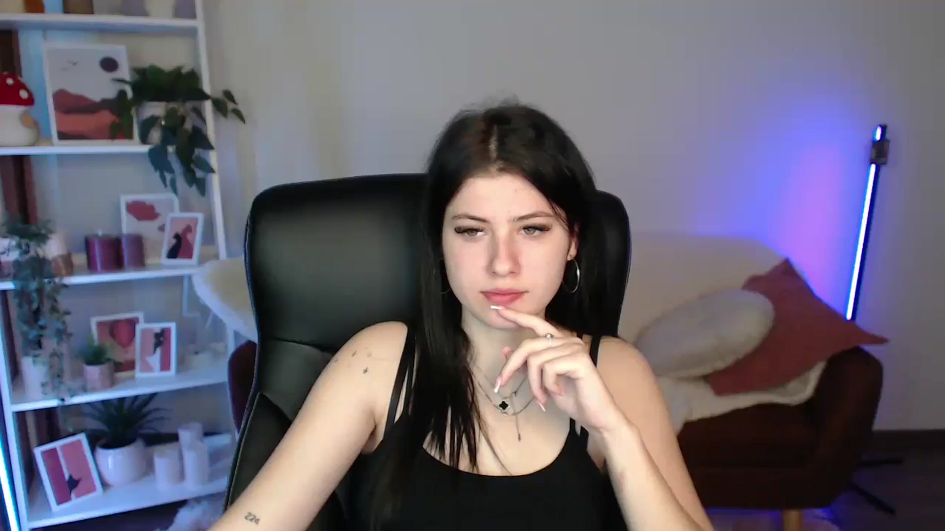 Gallery image thumbnail from AlisaElmers's myfreecams stream on, 03/11/2026, 10:22 image 5 of 20