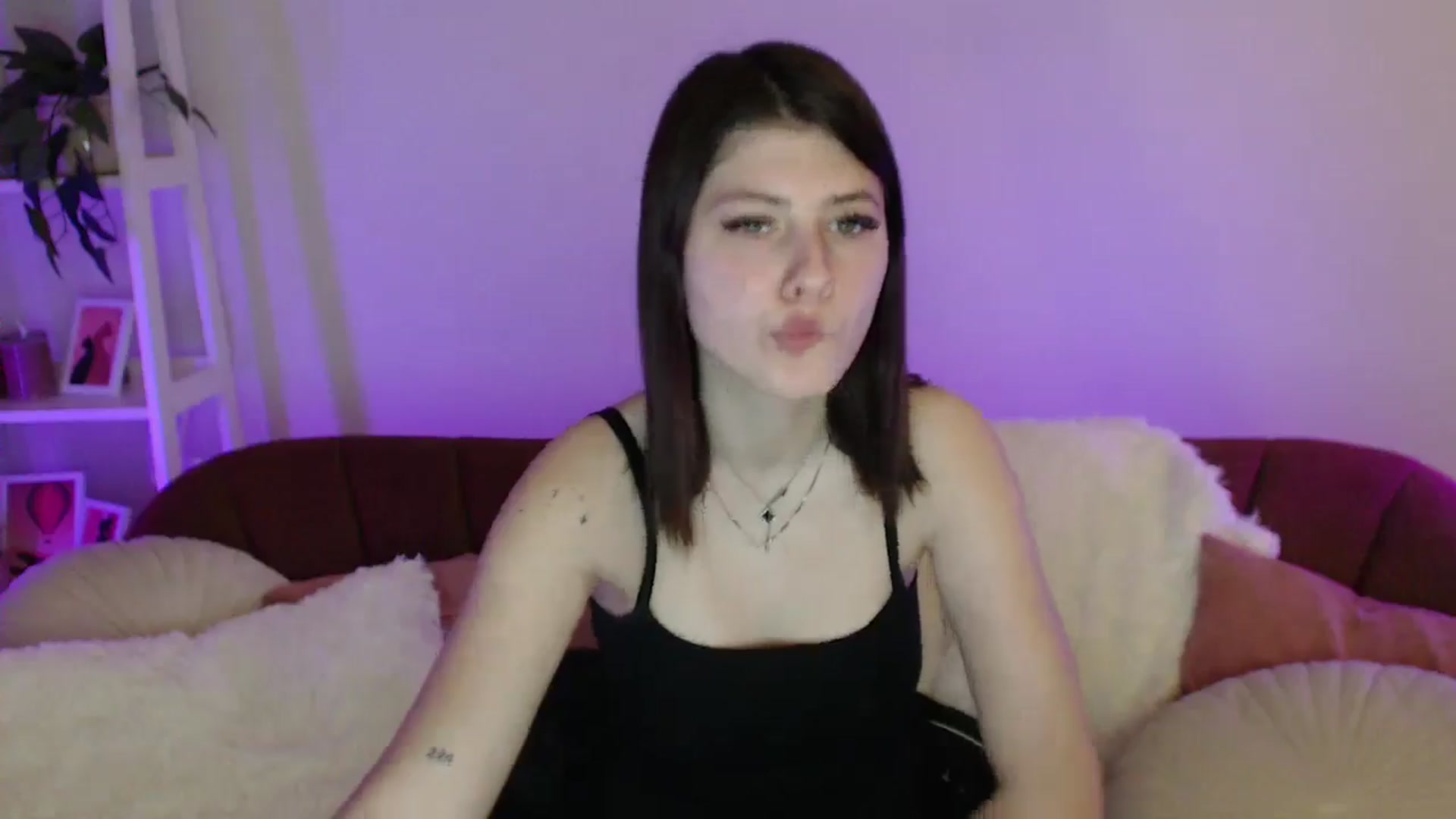 Gallery image thumbnail from AlisaElmers's myfreecams stream on, 03/31/2026, 10:56 image 7 of 20