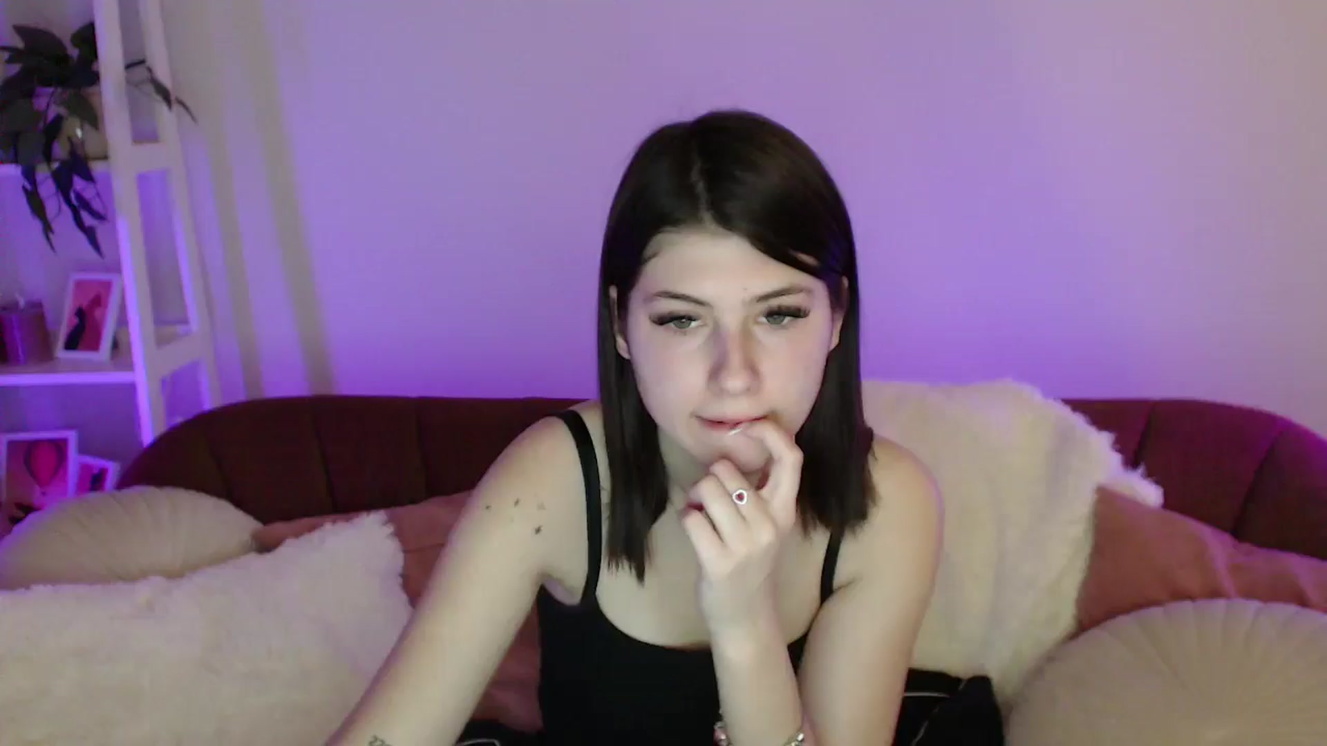 Gallery image thumbnail from AlisaElmers's myfreecams stream on, 03/31/2026, 11:32 image 11 of 20