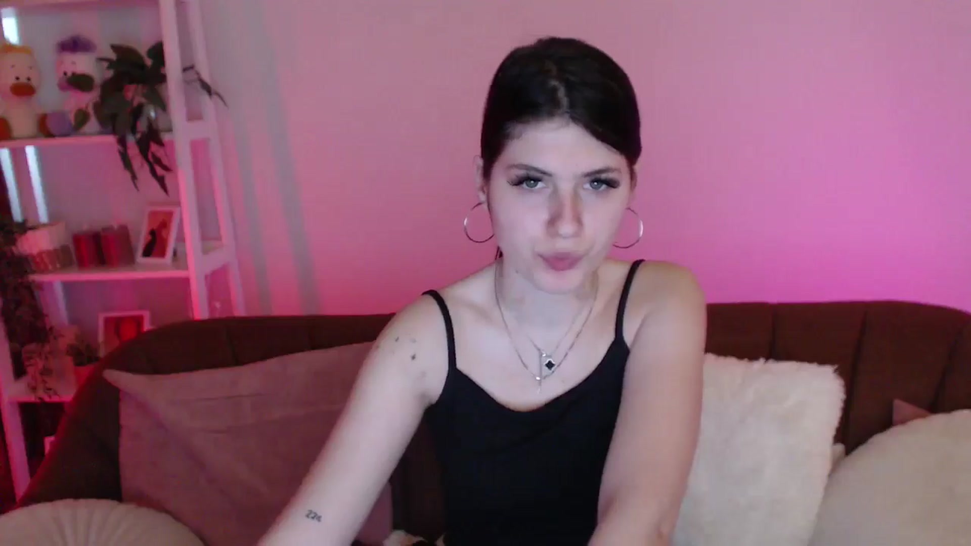 Gallery image thumbnail from AlisaElmers's myfreecams stream on, 04/12/2026, 11:02 image 2 of 20