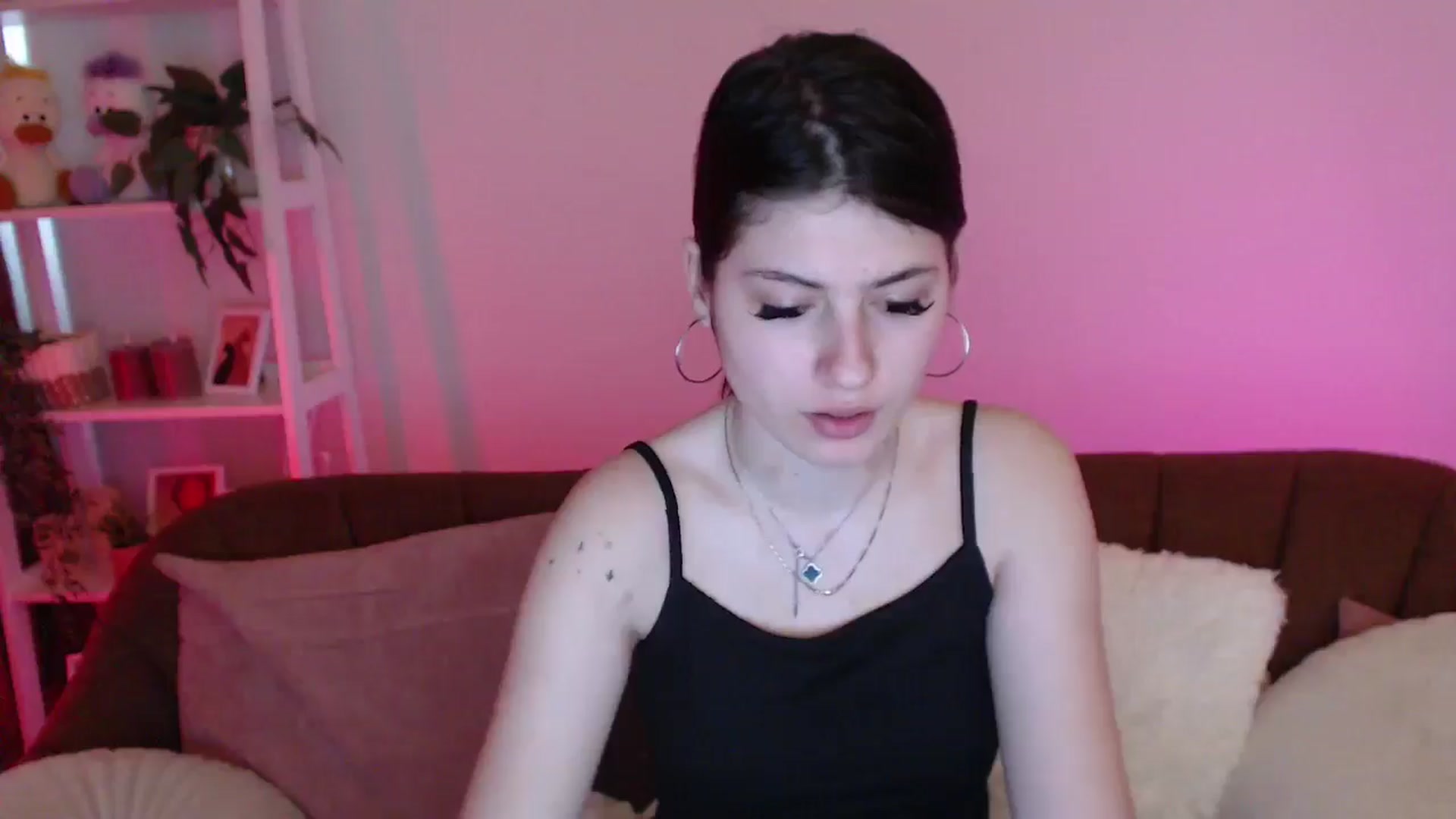 Gallery image thumbnail from AlisaElmers's myfreecams stream on, 04/12/2026, 11:02 image 15 of 20