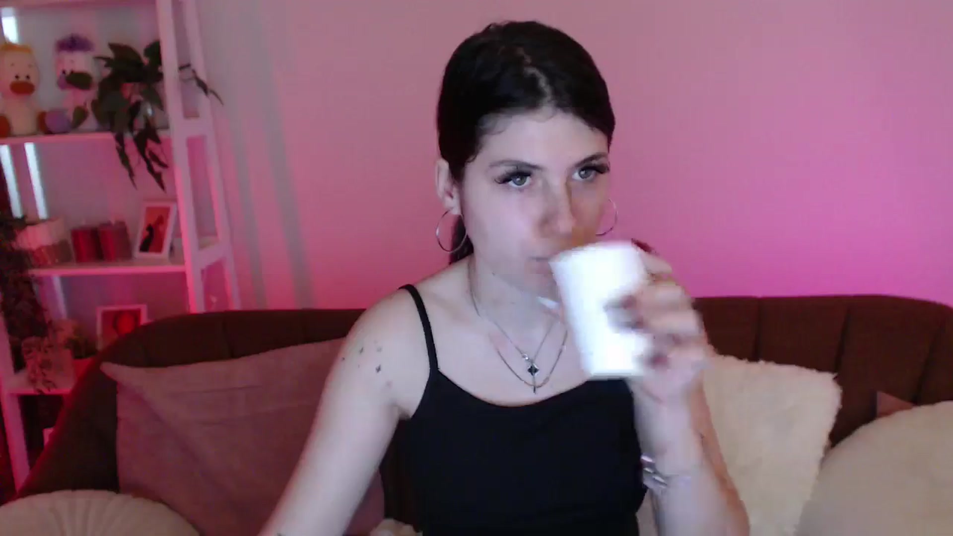 Gallery image thumbnail from AlisaElmers's myfreecams stream on, 04/12/2026, 11:02 image 12 of 20
