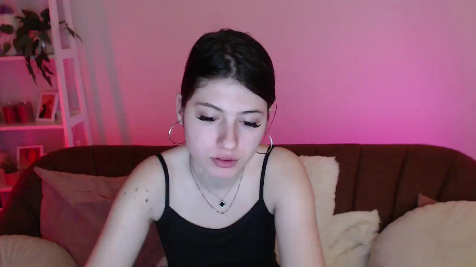 Gallery image thumbnail from AlisaElmers's myfreecams stream on, 04/12/2026, 11:44 image 11 of 20