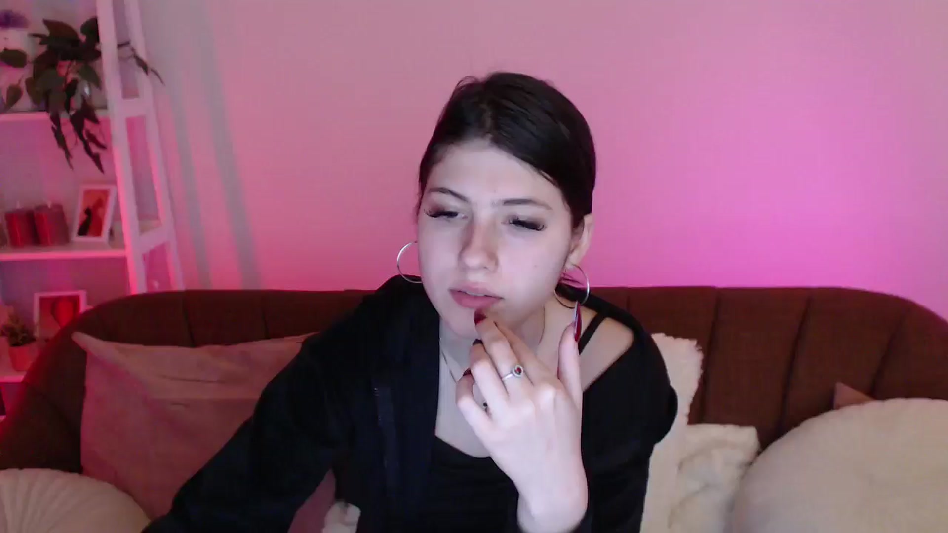 Gallery image thumbnail from AlisaElmers's myfreecams stream on, 04/12/2026, 12:50 image 17 of 20