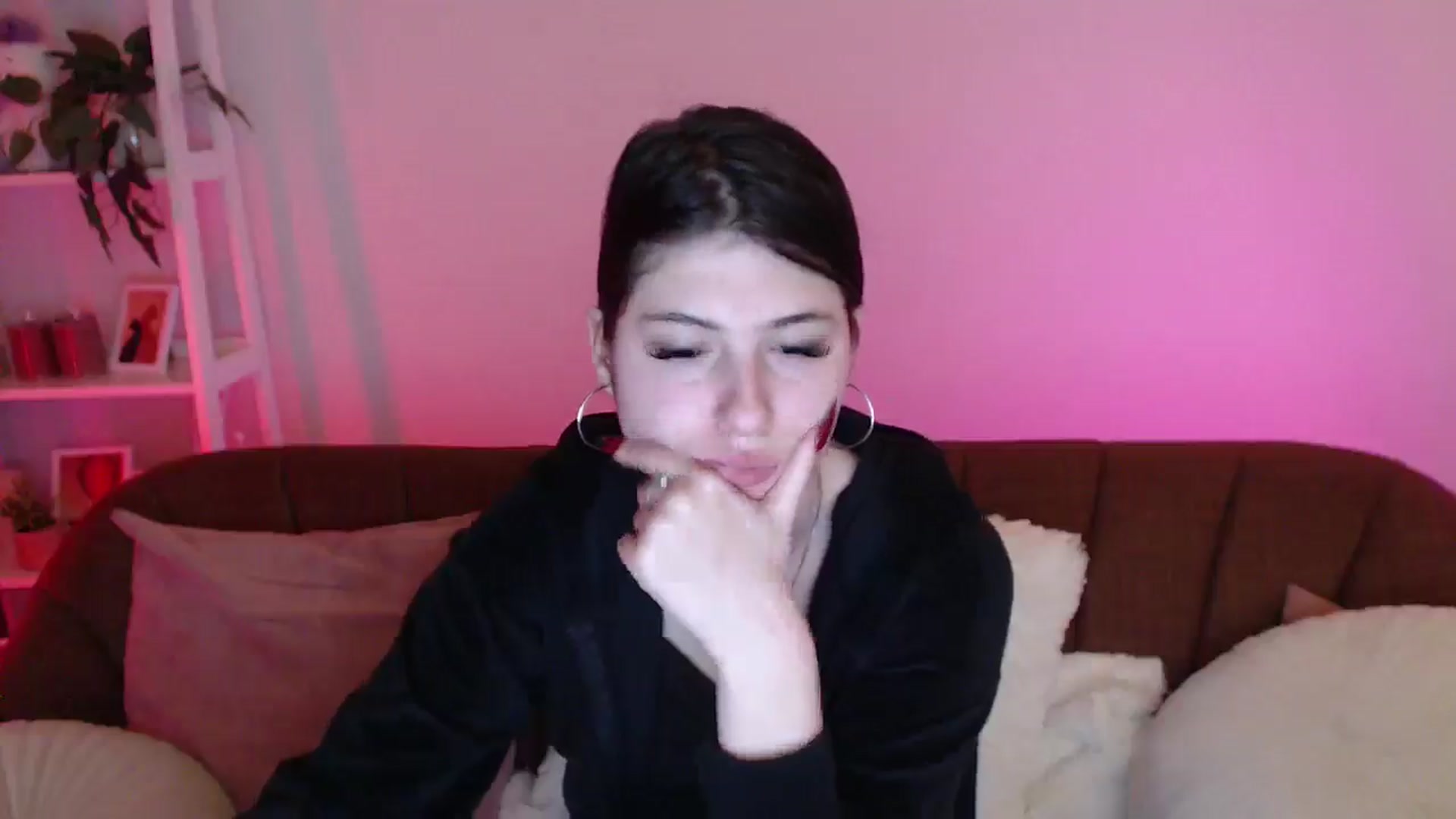 Gallery image thumbnail from AlisaElmers's myfreecams stream on, 04/12/2026, 12:50 image 6 of 20