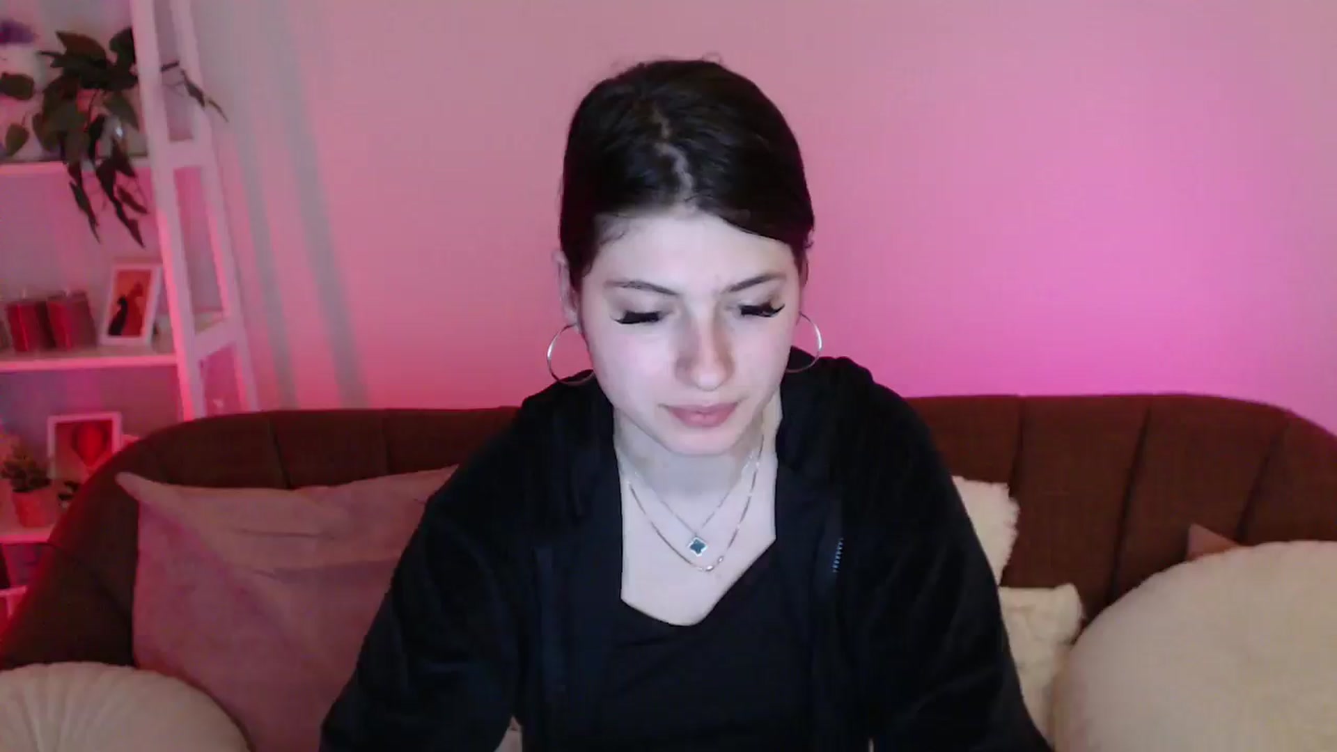 Gallery image thumbnail from AlisaElmers's myfreecams stream on, 04/12/2026, 13:47 image 11 of 20