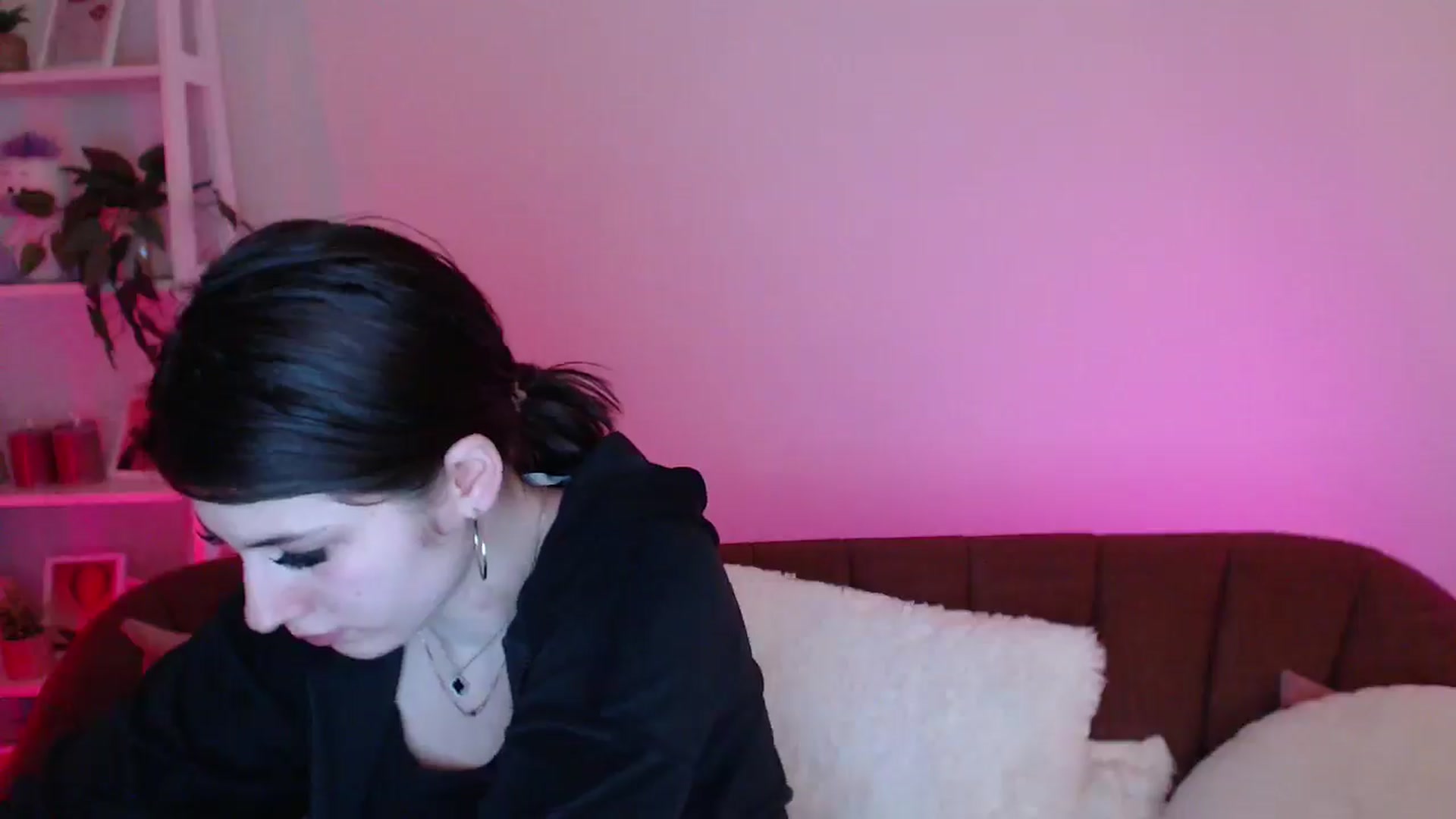 Gallery image thumbnail from AlisaElmers's myfreecams stream on, 04/12/2026, 13:47 image 14 of 20