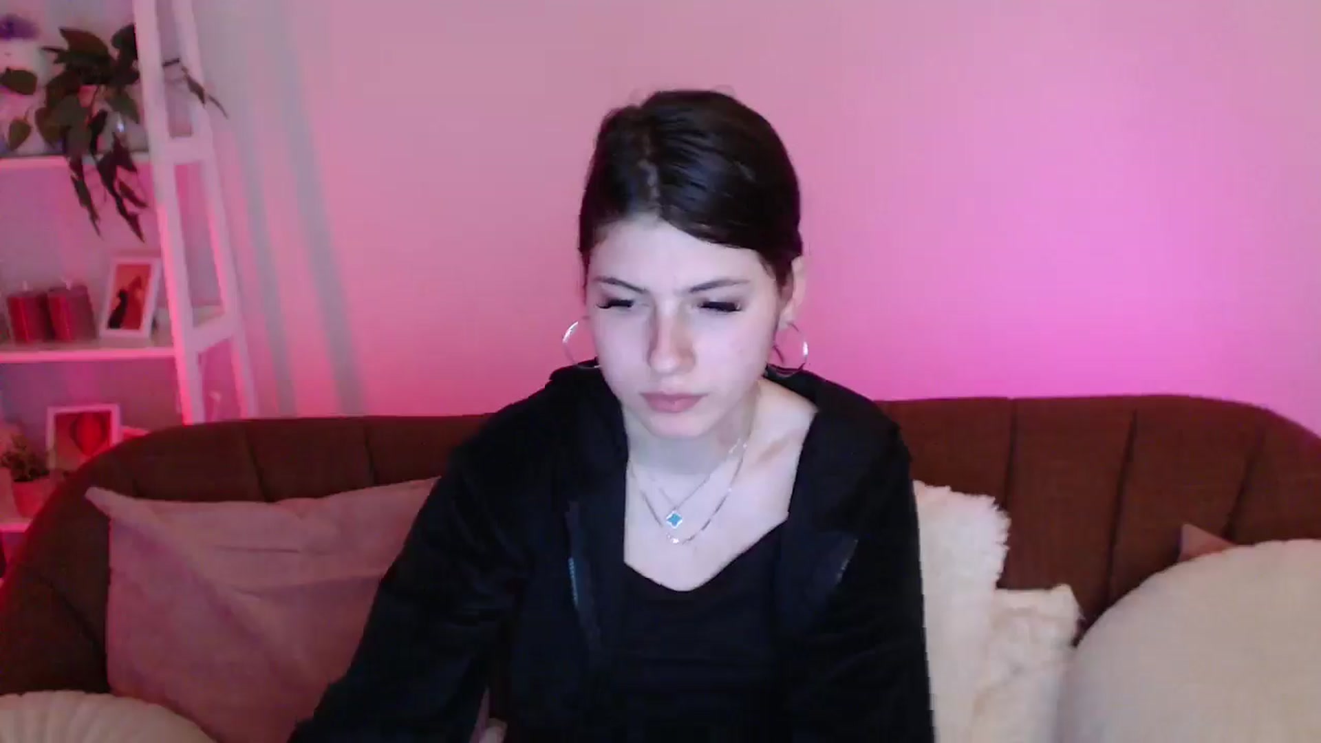 Gallery image thumbnail from AlisaElmers's myfreecams stream on, 04/12/2026, 13:47 image 17 of 20