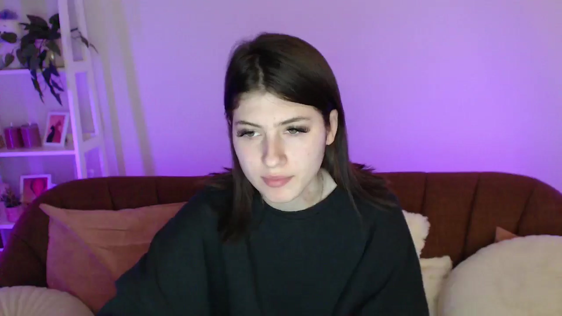 Gallery image thumbnail from AlisaElmers's myfreecams stream on, 04/13/2026, 10:33 image 12 of 20
