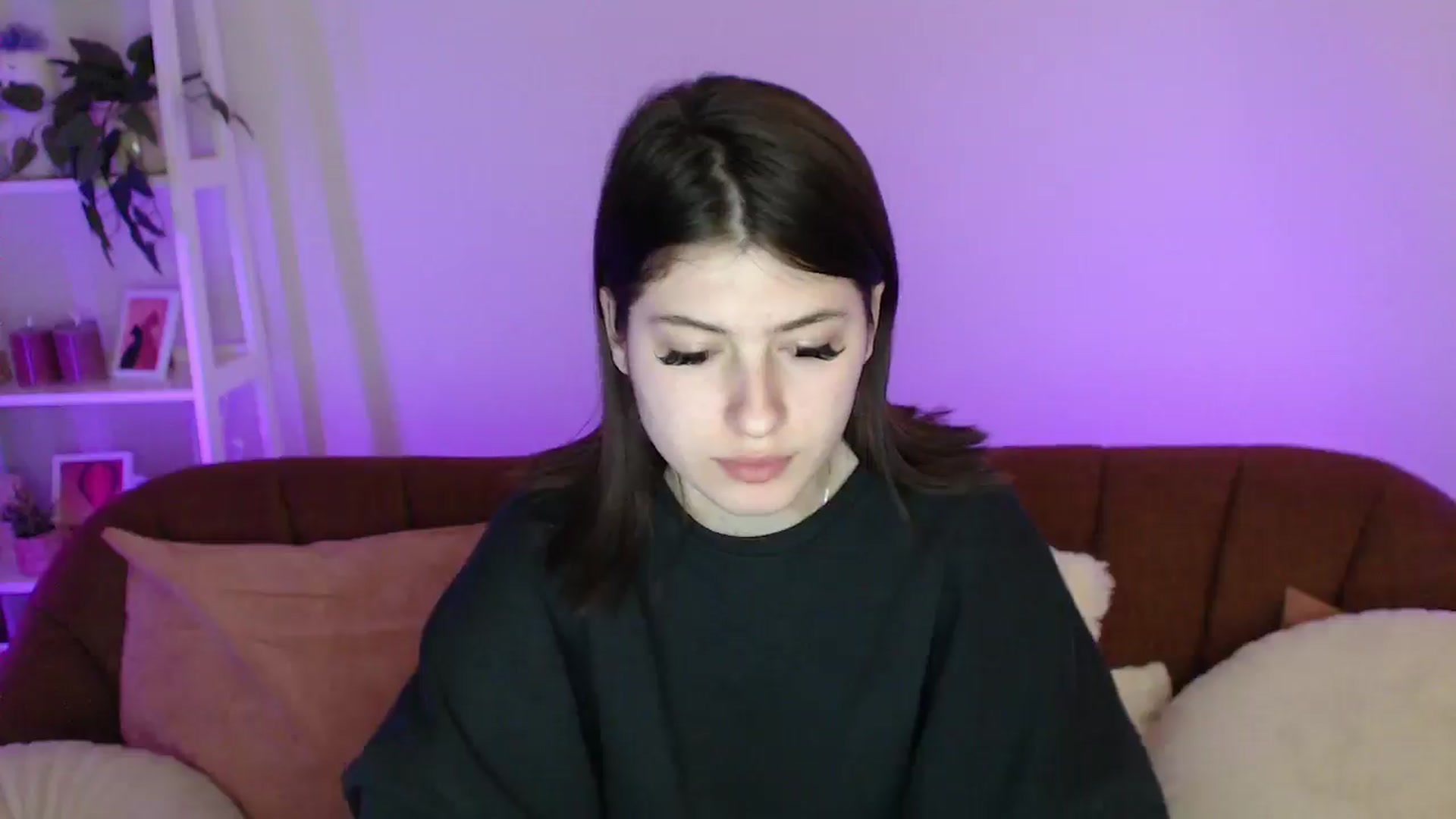 Gallery image thumbnail from AlisaElmers's myfreecams stream on, 04/13/2026, 10:33 image 11 of 20