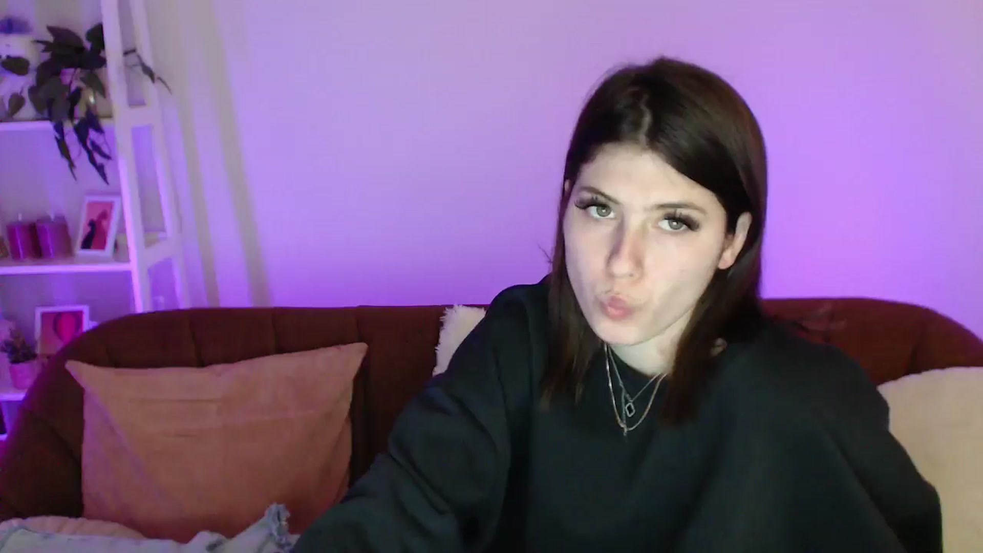 Gallery image thumbnail from AlisaElmers's myfreecams stream on, 04/13/2026, 12:22 image 7 of 20
