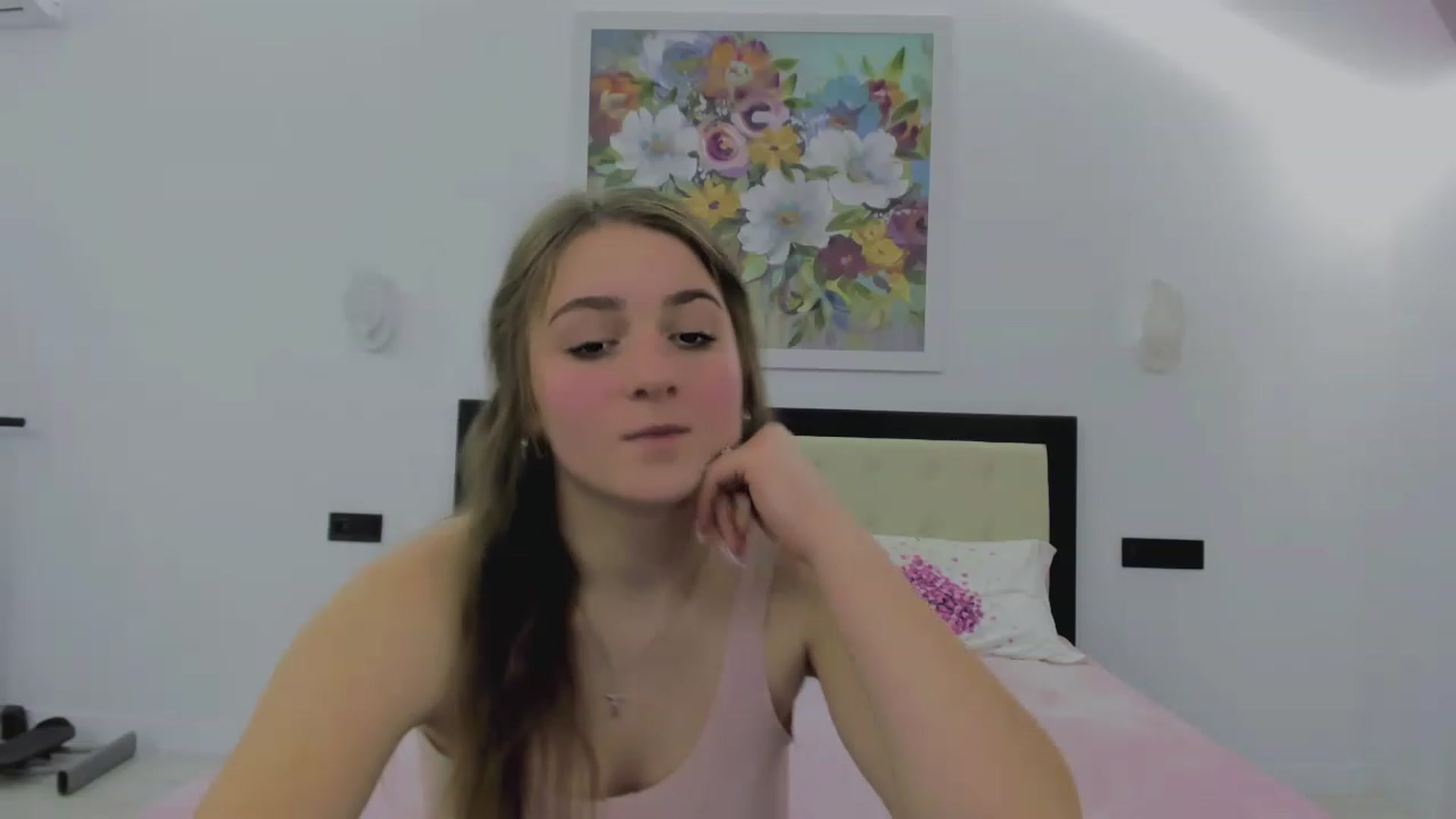 Gallery image thumbnail from AlisaSunshine's myfreecams stream on, 11/22/2022, 12:01 image 18 of 20