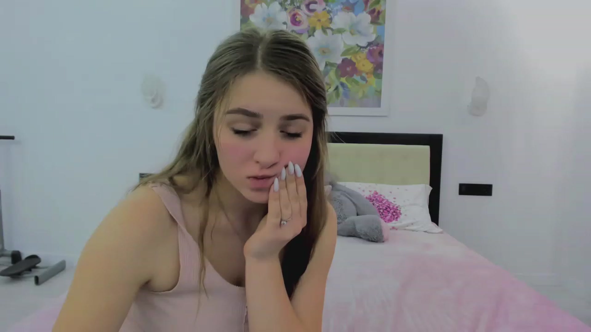 Gallery image thumbnail from AlisaSunshine's myfreecams stream on, 11/22/2022, 12:30 image 10 of 20