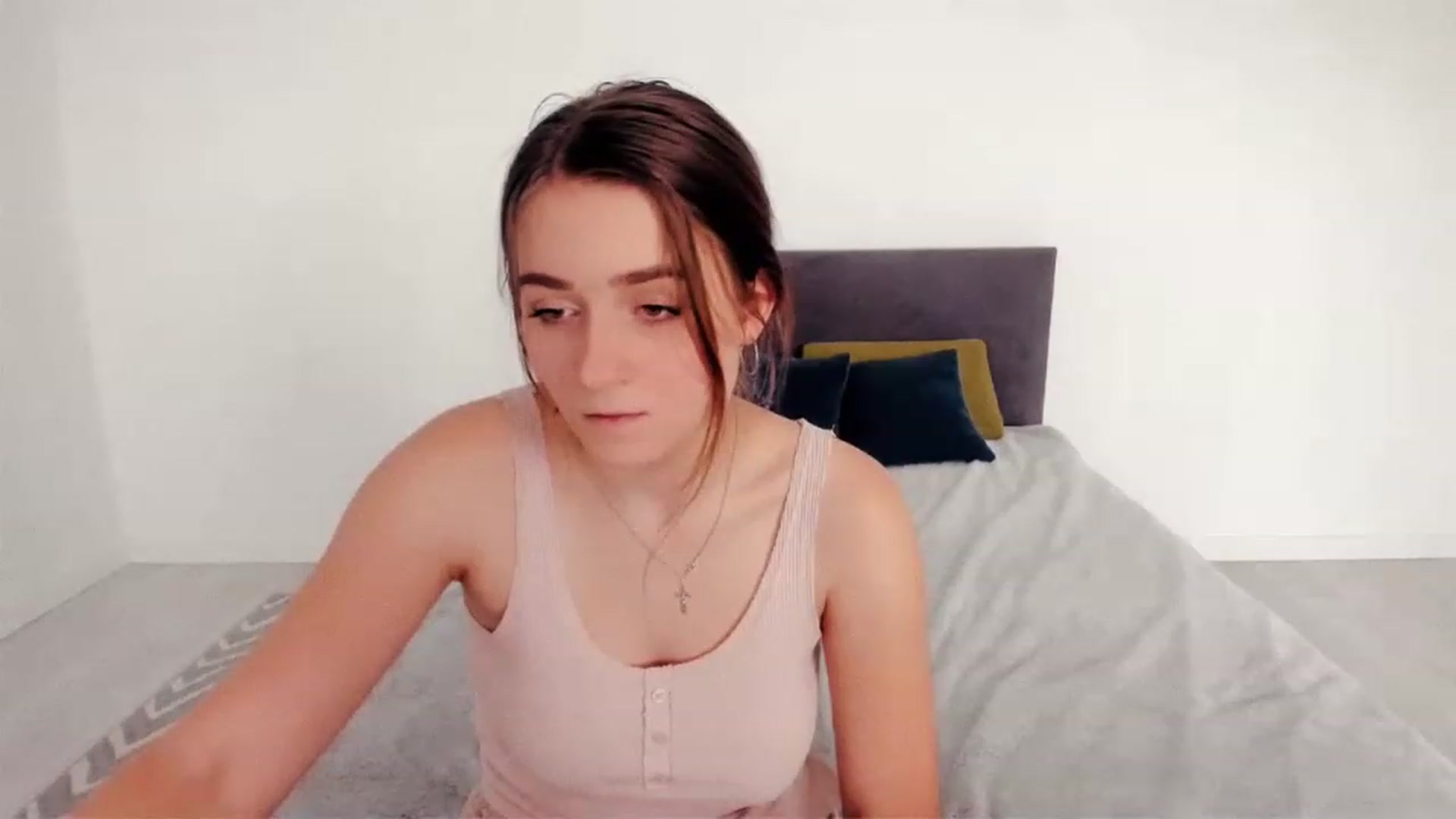 Gallery image thumbnail from AlisaSunshine's myfreecams stream on, 11/23/2022, 12:20 image 20 of 20