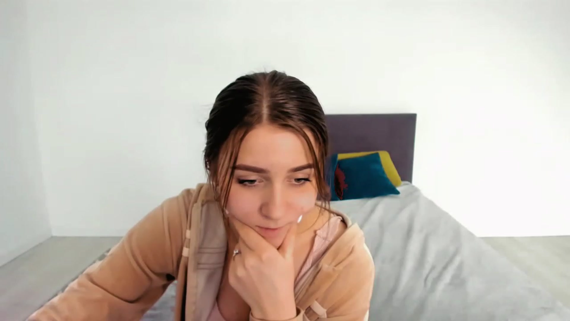 Gallery image thumbnail from AlisaSunshine's myfreecams stream on, 11/25/2022, 10:58 image 19 of 20