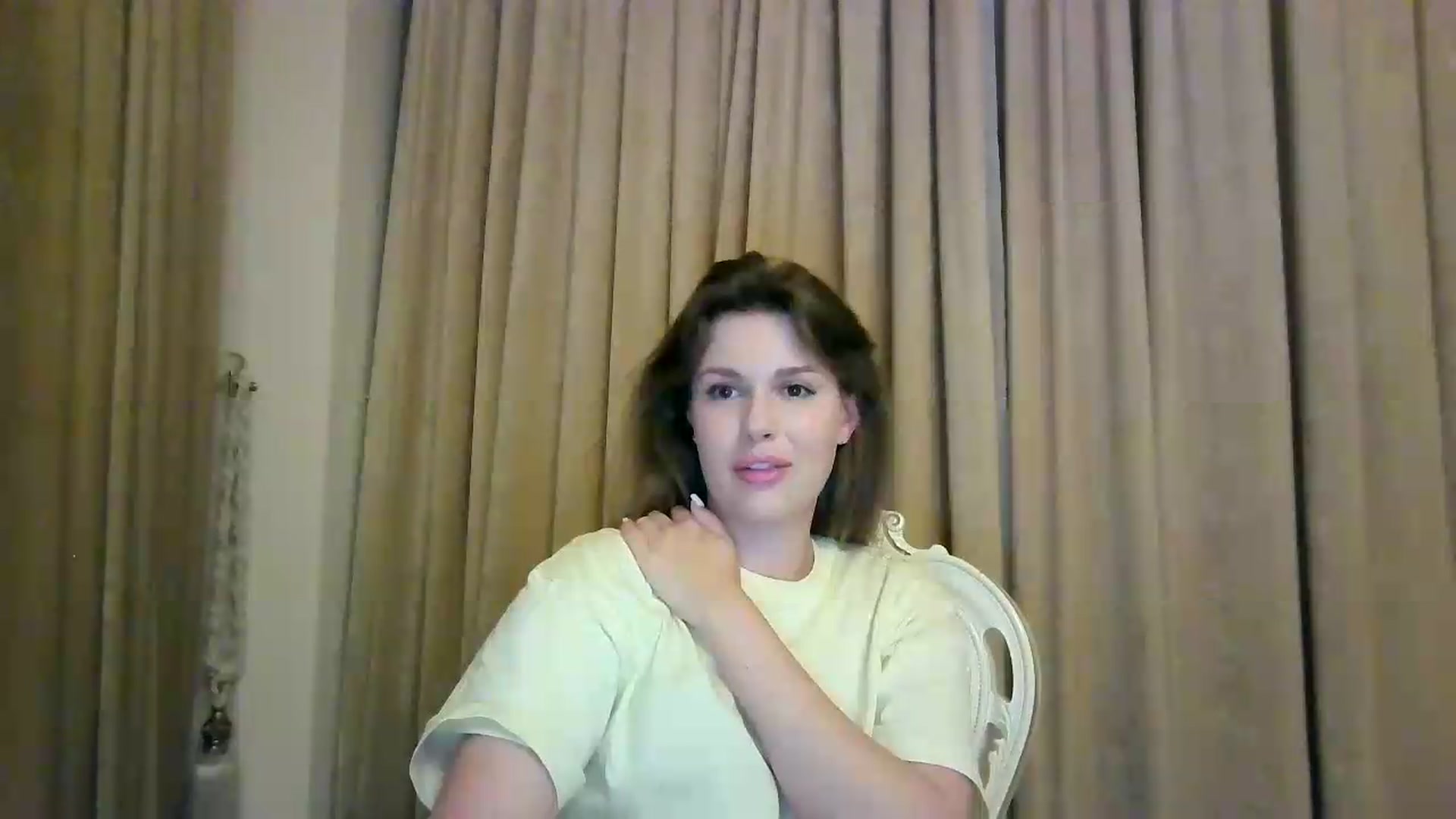 Gallery image thumbnail from Alisaaaa1's myfreecams stream on, 08/11/2026, 24:02 image 10 of 20