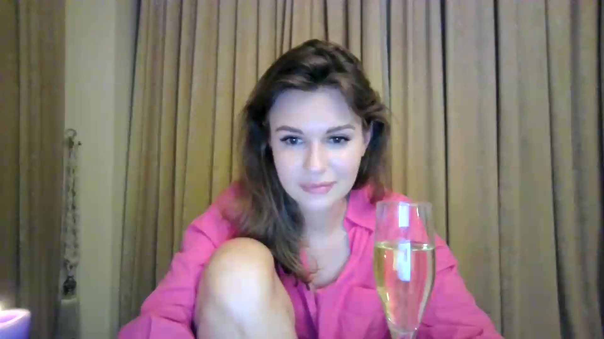 Gallery image thumbnail from Alisaaaa1's myfreecams stream on, 08/11/2026, 22:40 image 12 of 20