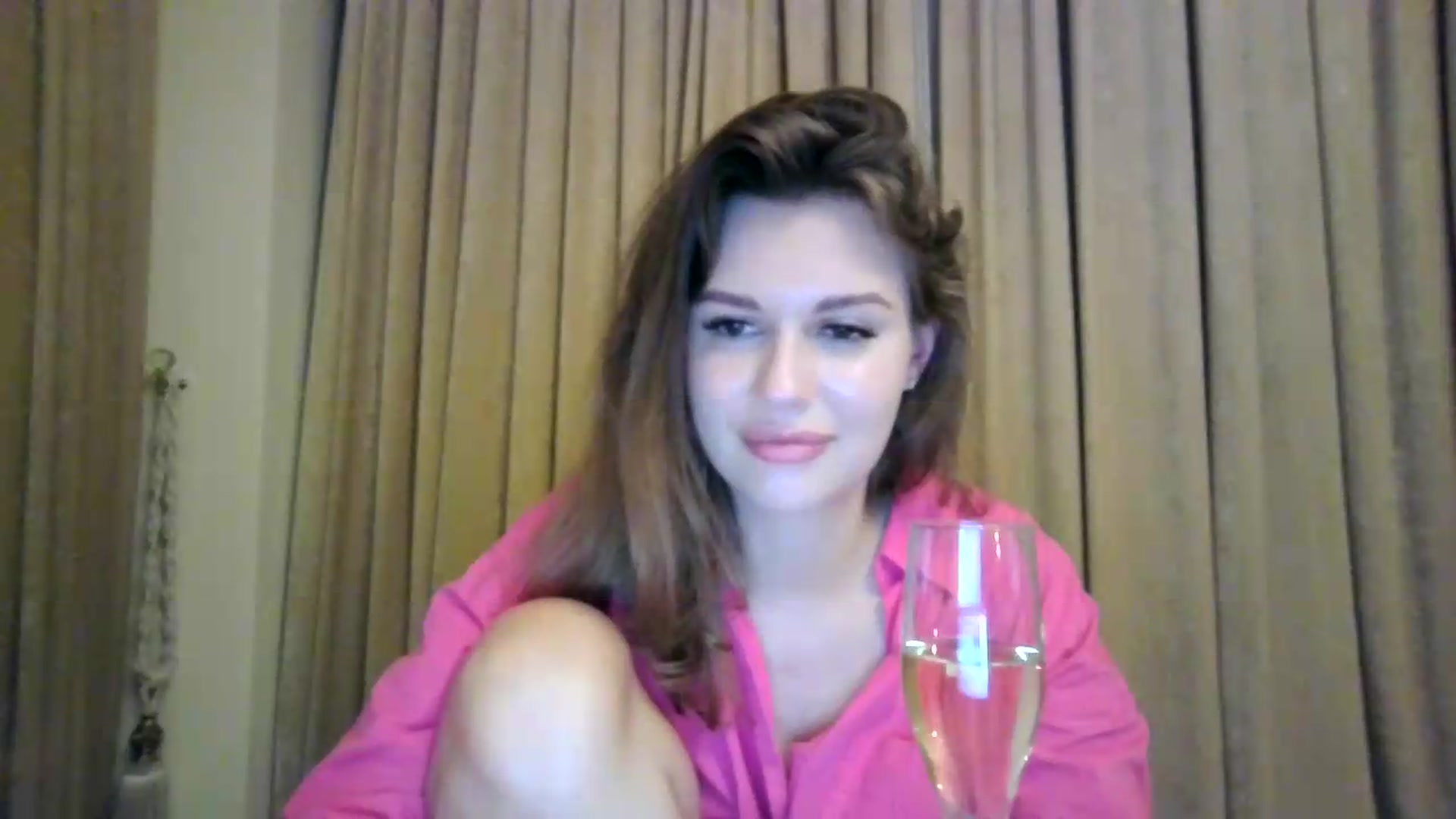 Gallery image thumbnail from Alisaaaa1's myfreecams stream on, 08/11/2026, 22:40 image 16 of 20