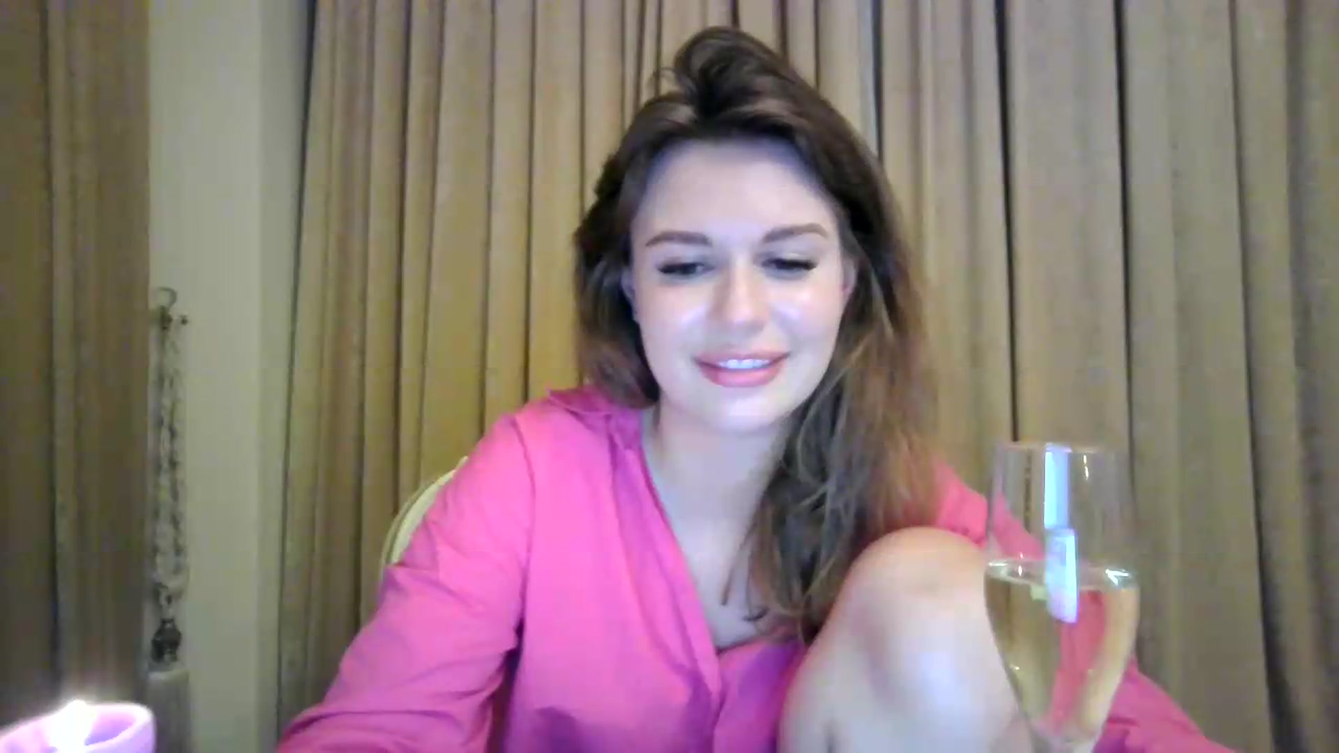Gallery image thumbnail from Alisaaaa1's myfreecams stream on, 08/12/2026, 01:14 image 6 of 20