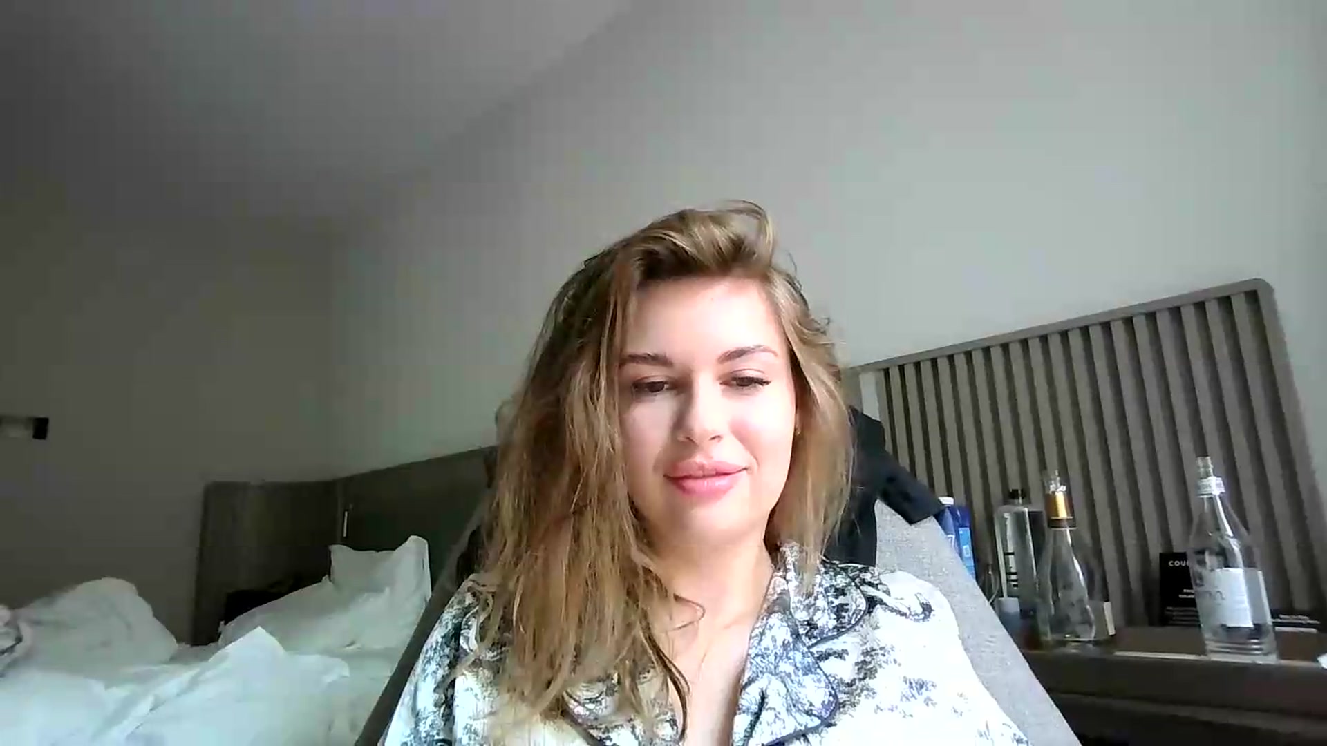 Gallery image thumbnail from Alisaaaa1's myfreecams stream on, 08/16/2026, 10:25 image 11 of 20