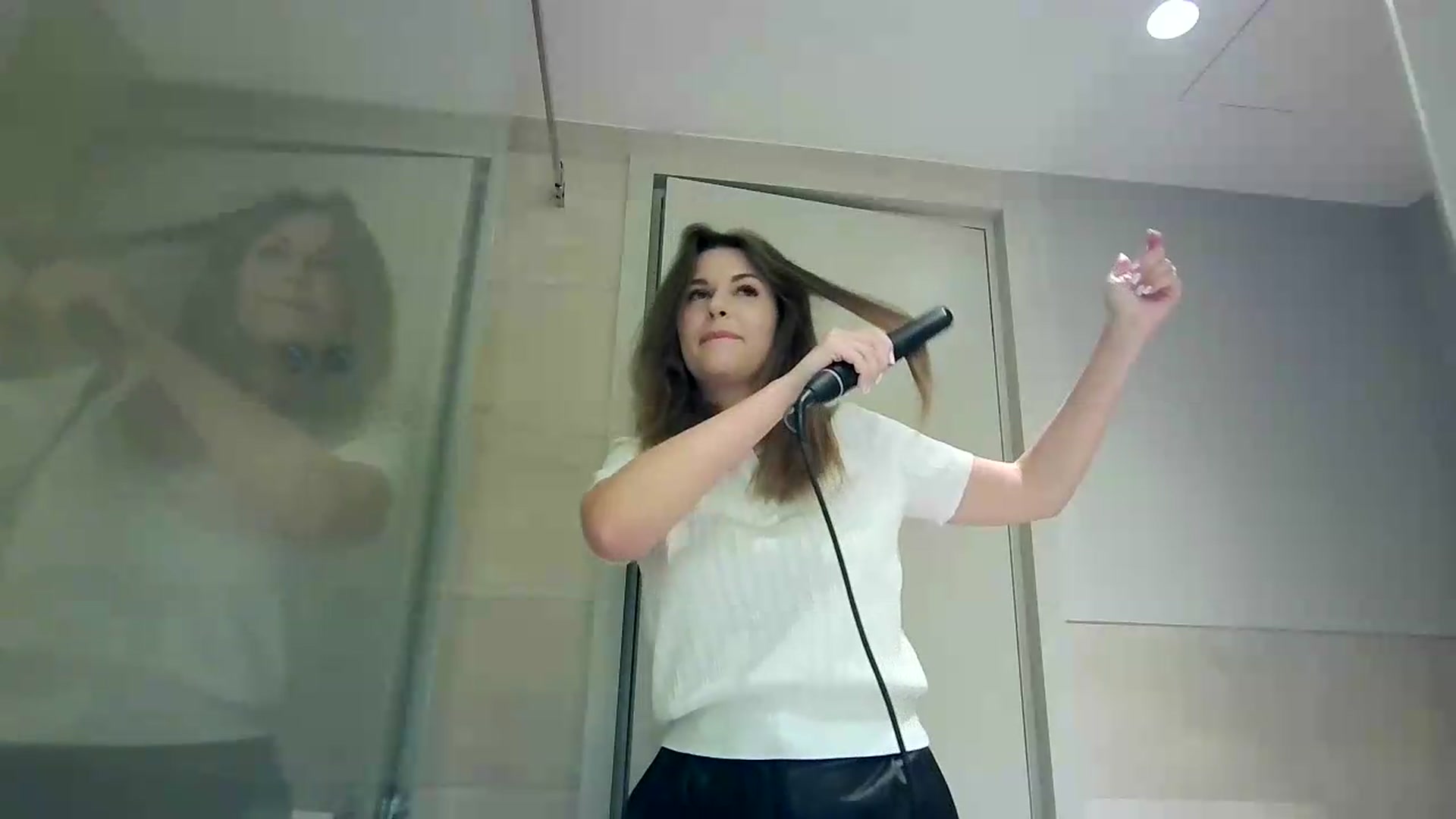 Gallery image thumbnail from Alisaaaa1's myfreecams stream on, 08/16/2026, 10:25 image 19 of 20