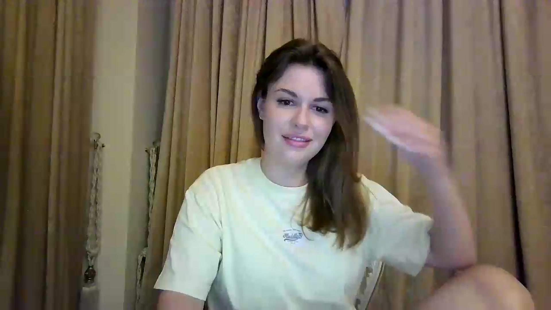 Gallery image thumbnail from Alisaaaa1's myfreecams stream on, 08/20/2026, 20:59 image 17 of 20