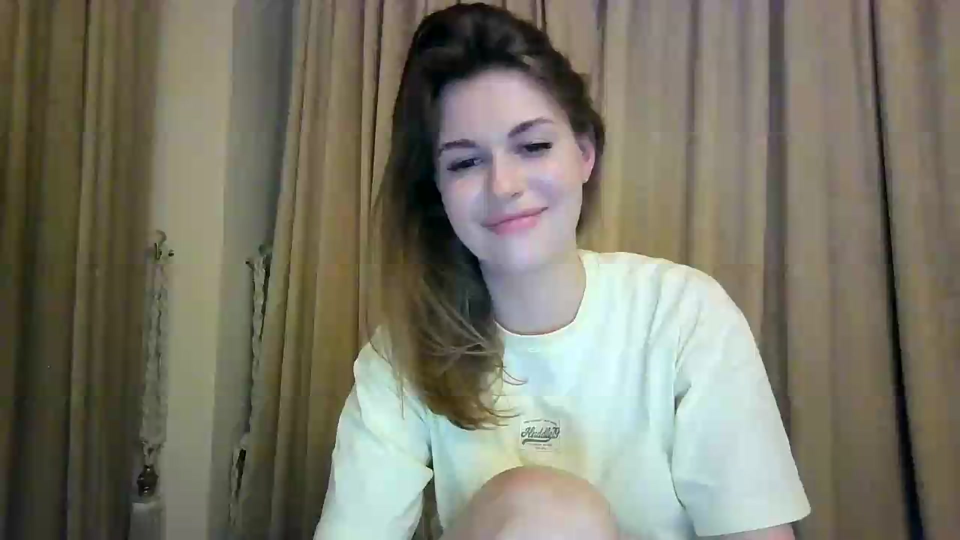Gallery image thumbnail from Alisaaaa1's myfreecams stream on, 08/20/2026, 21:38 image 1 of 20