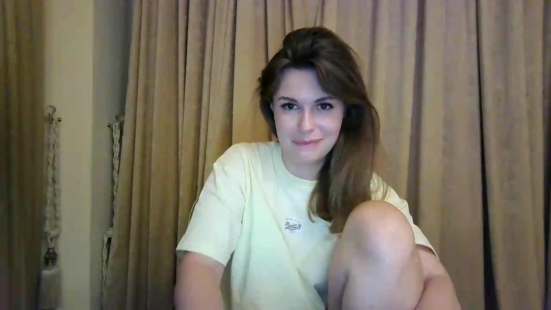 Gallery image thumbnail from Alisaaaa1's myfreecams stream on, 08/20/2026, 21:38 image 6 of 20