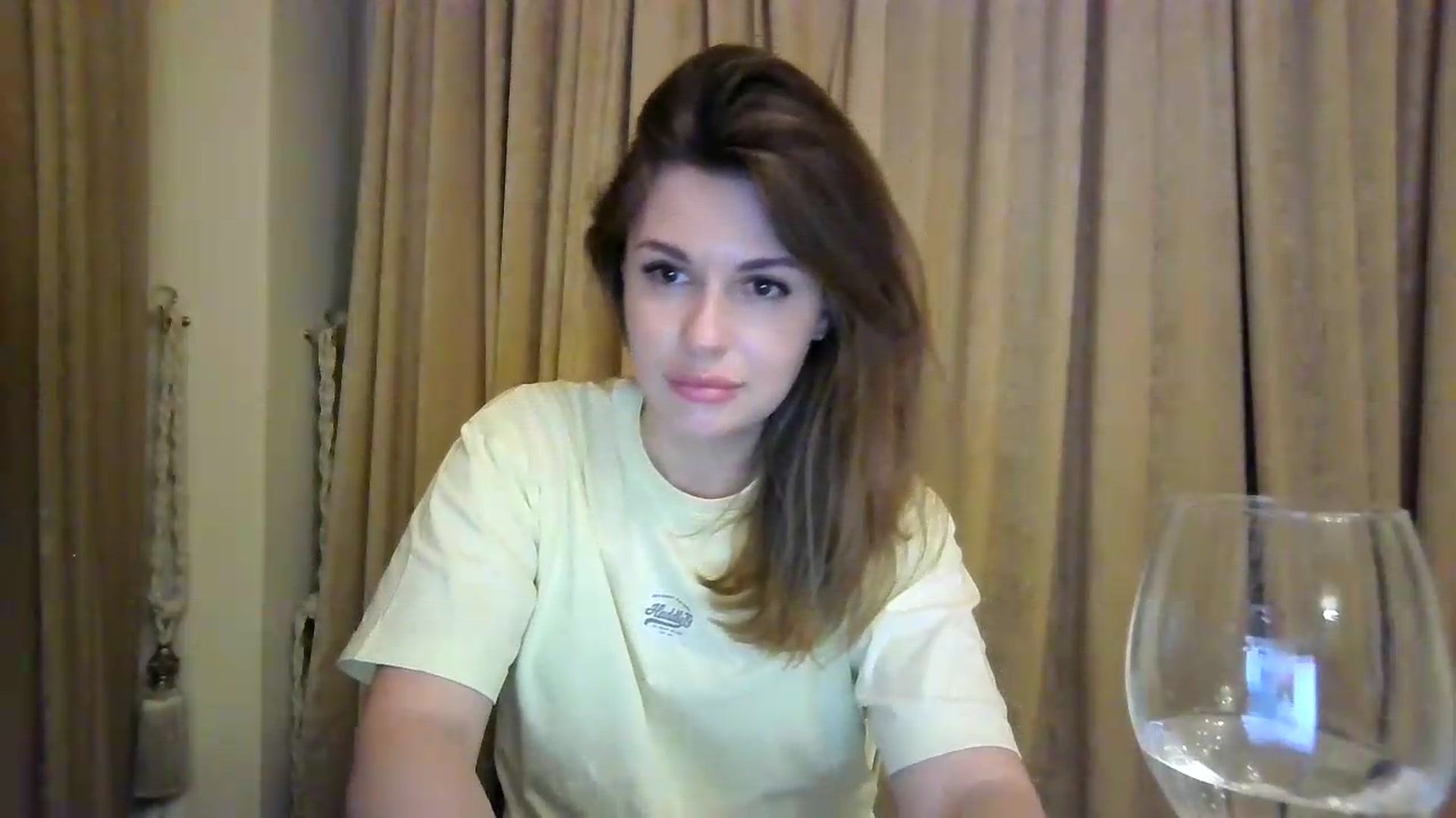 Gallery image thumbnail from Alisaaaa1's myfreecams stream on, 08/20/2026, 22:15 image 15 of 20