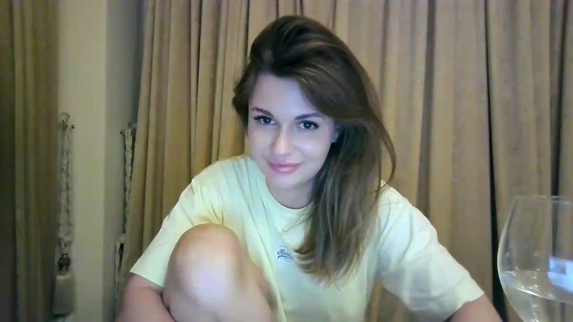 Gallery image thumbnail from Alisaaaa1's myfreecams stream on, 08/20/2026, 22:15 image 11 of 20