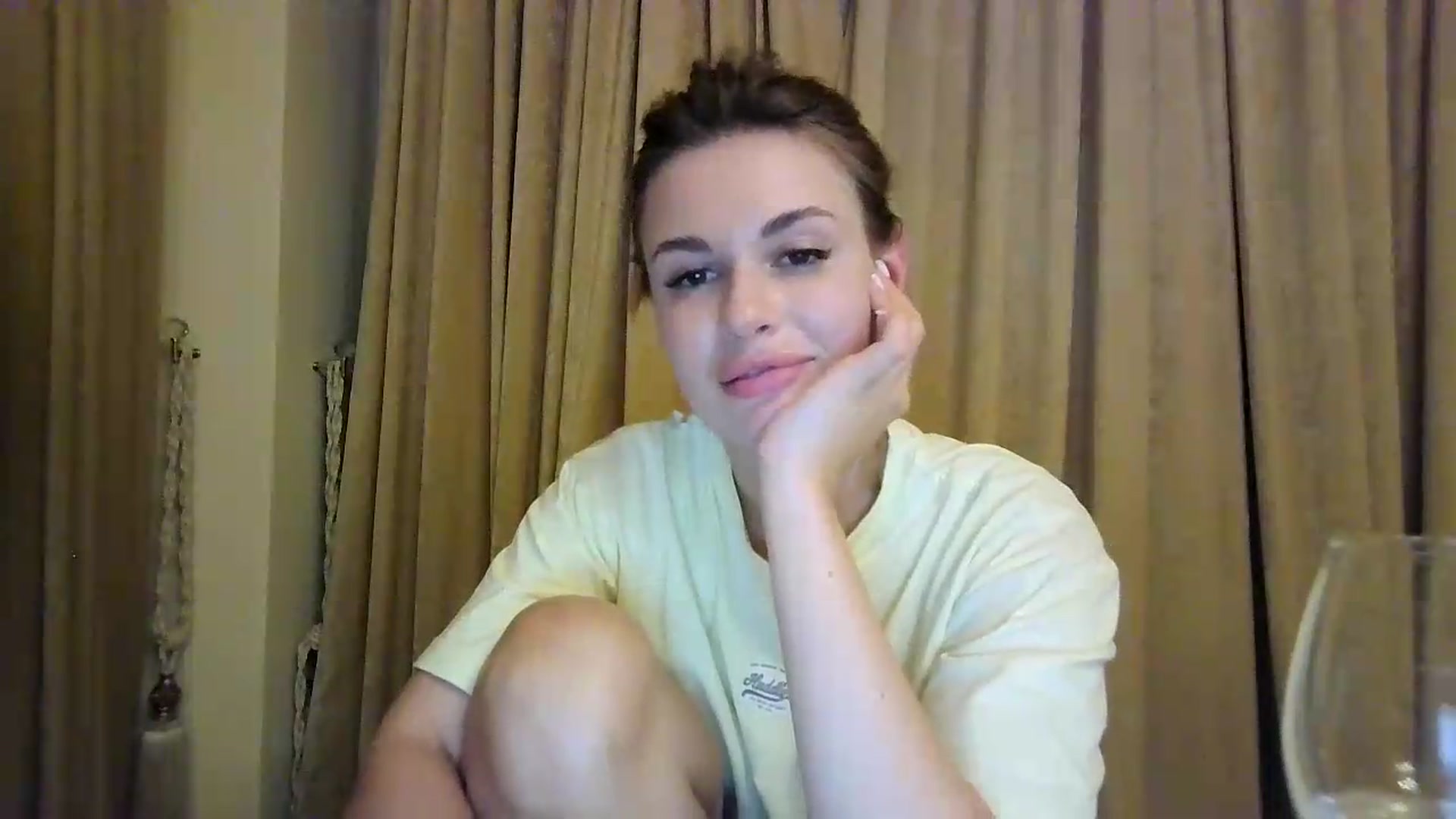 Gallery image thumbnail from Alisaaaa1's myfreecams stream on, 08/20/2026, 22:45 image 8 of 20