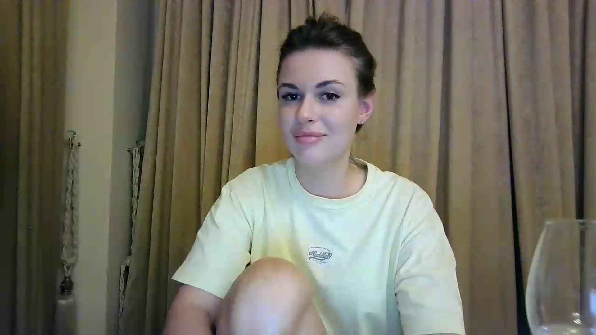 Gallery image thumbnail from Alisaaaa1's myfreecams stream on, 08/20/2026, 22:45 image 17 of 20