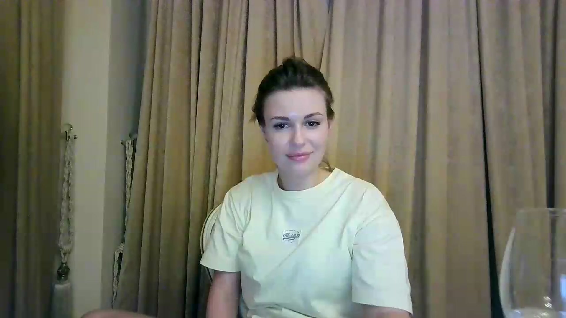 Gallery image thumbnail from Alisaaaa1's myfreecams stream on, 08/20/2026, 22:45 image 12 of 20