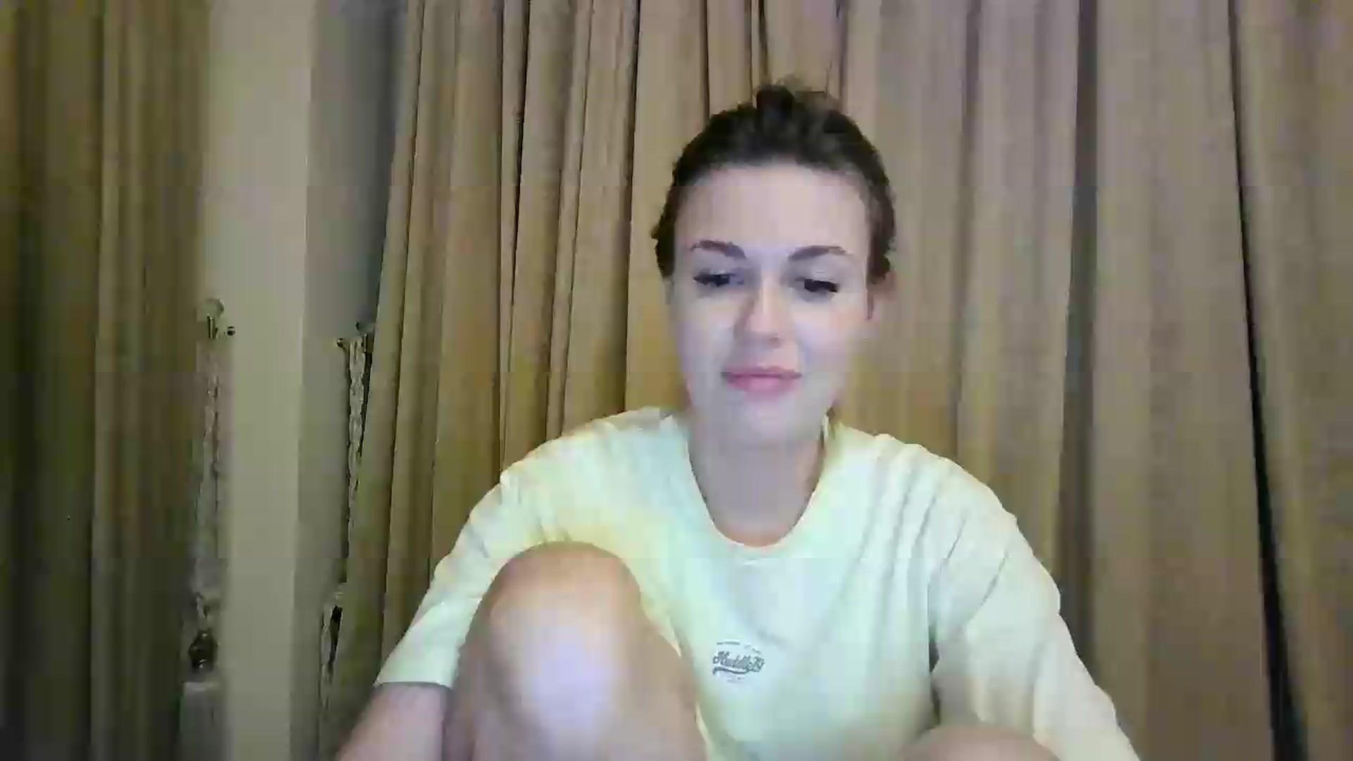 Gallery image thumbnail from Alisaaaa1's myfreecams stream on, 08/20/2026, 23:22 image 17 of 20