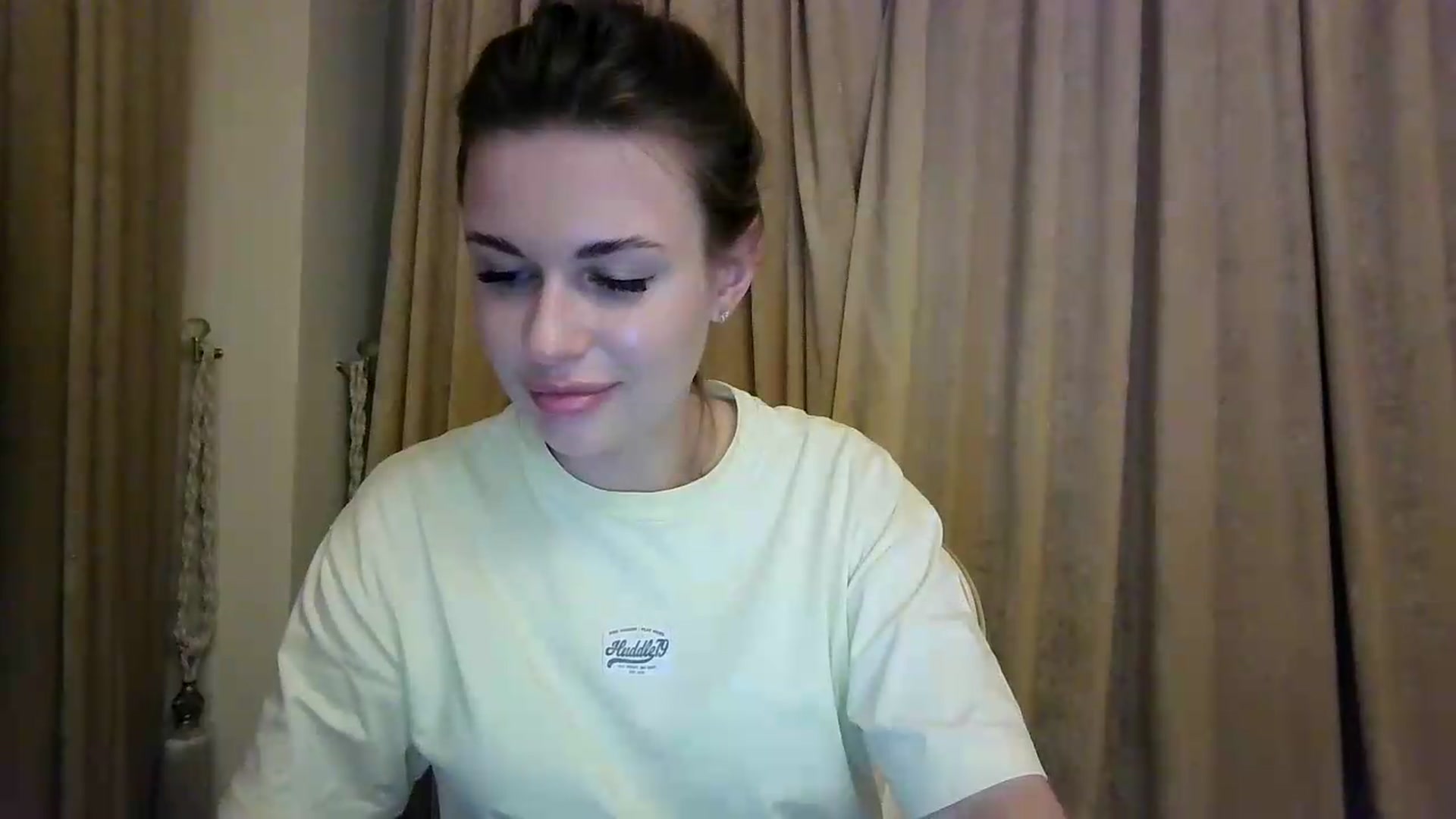 Gallery image thumbnail from Alisaaaa1's myfreecams stream on, 08/20/2026, 23:22 image 20 of 20