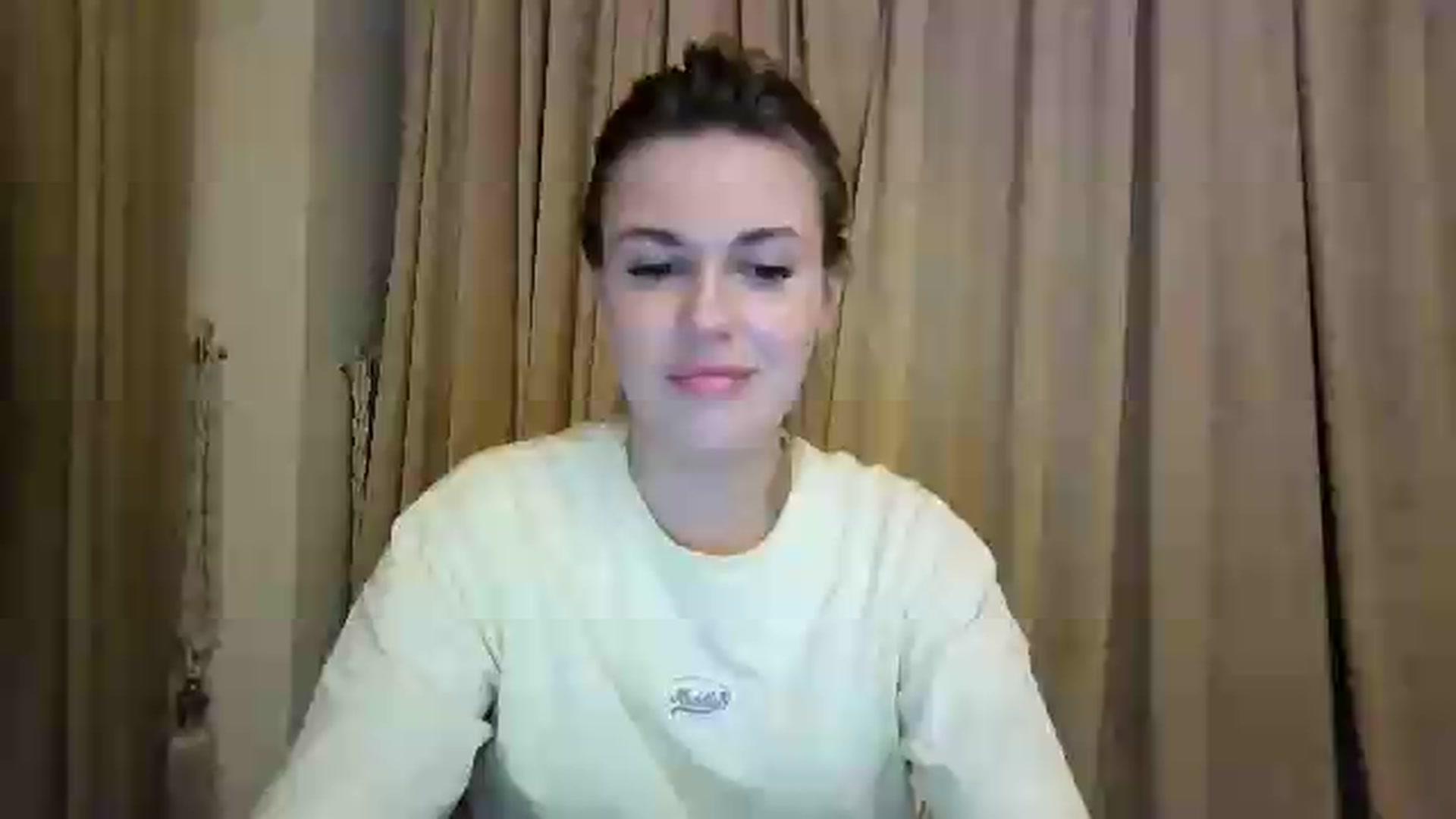 Gallery image thumbnail from Alisaaaa1's myfreecams stream on, 08/20/2026, 23:22 image 19 of 20