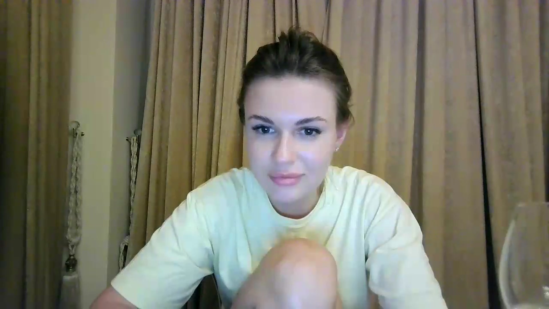 Gallery image thumbnail from Alisaaaa1's myfreecams stream on, 08/20/2026, 23:22 image 9 of 20