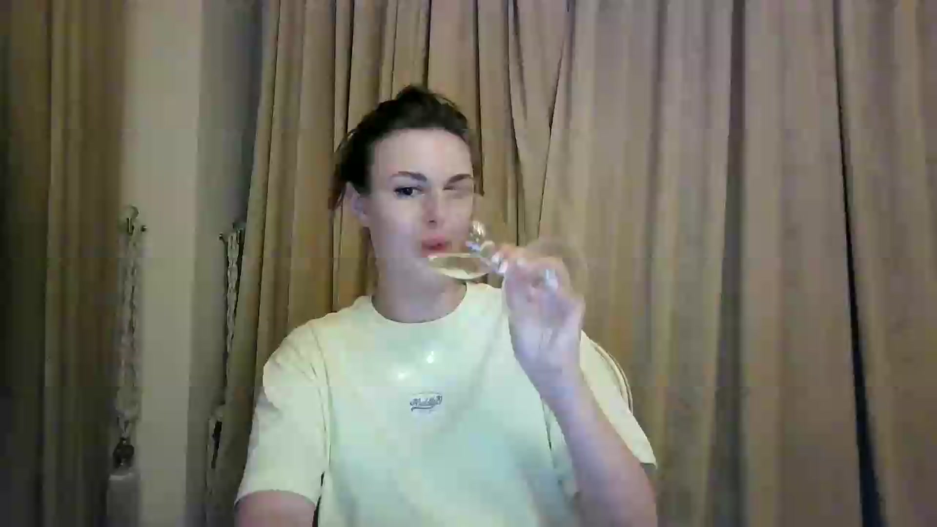 Gallery image thumbnail from Alisaaaa1's myfreecams stream on, 08/20/2026, 23:46 image 13 of 20