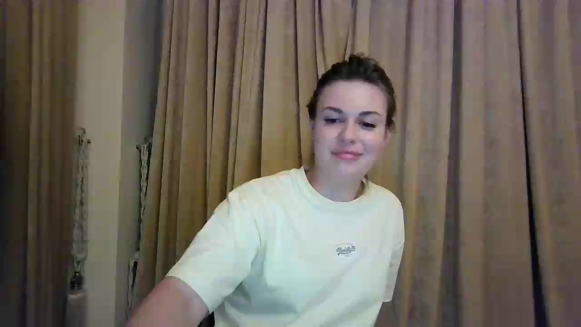 Gallery image thumbnail from Alisaaaa1's myfreecams stream on, 08/20/2026, 23:46 image 1 of 20