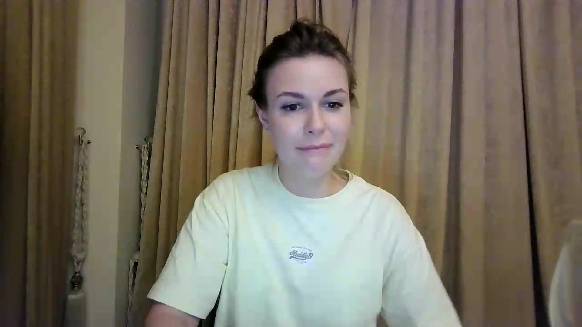 Gallery image thumbnail from Alisaaaa1's myfreecams stream on, 08/20/2026, 23:46 image 19 of 20