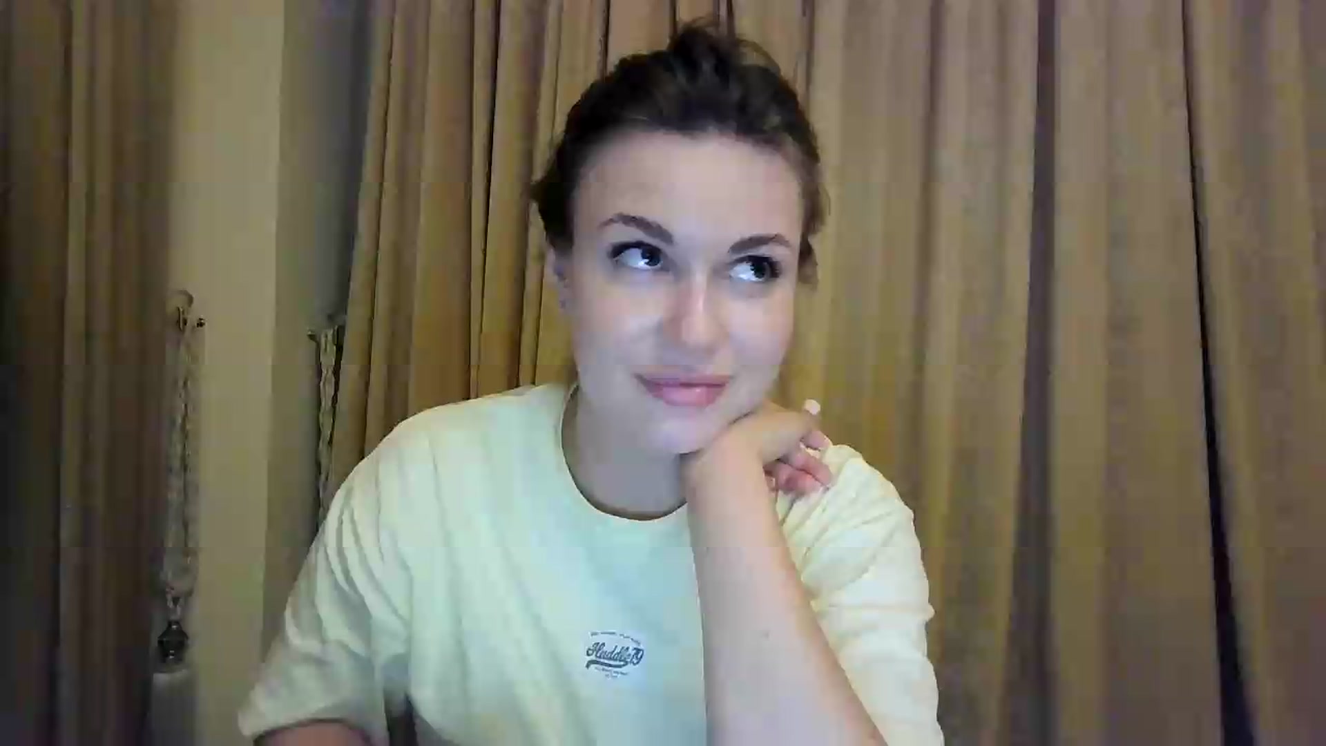 Gallery image thumbnail from Alisaaaa1's myfreecams stream on, 08/20/2026, 23:46 image 2 of 20