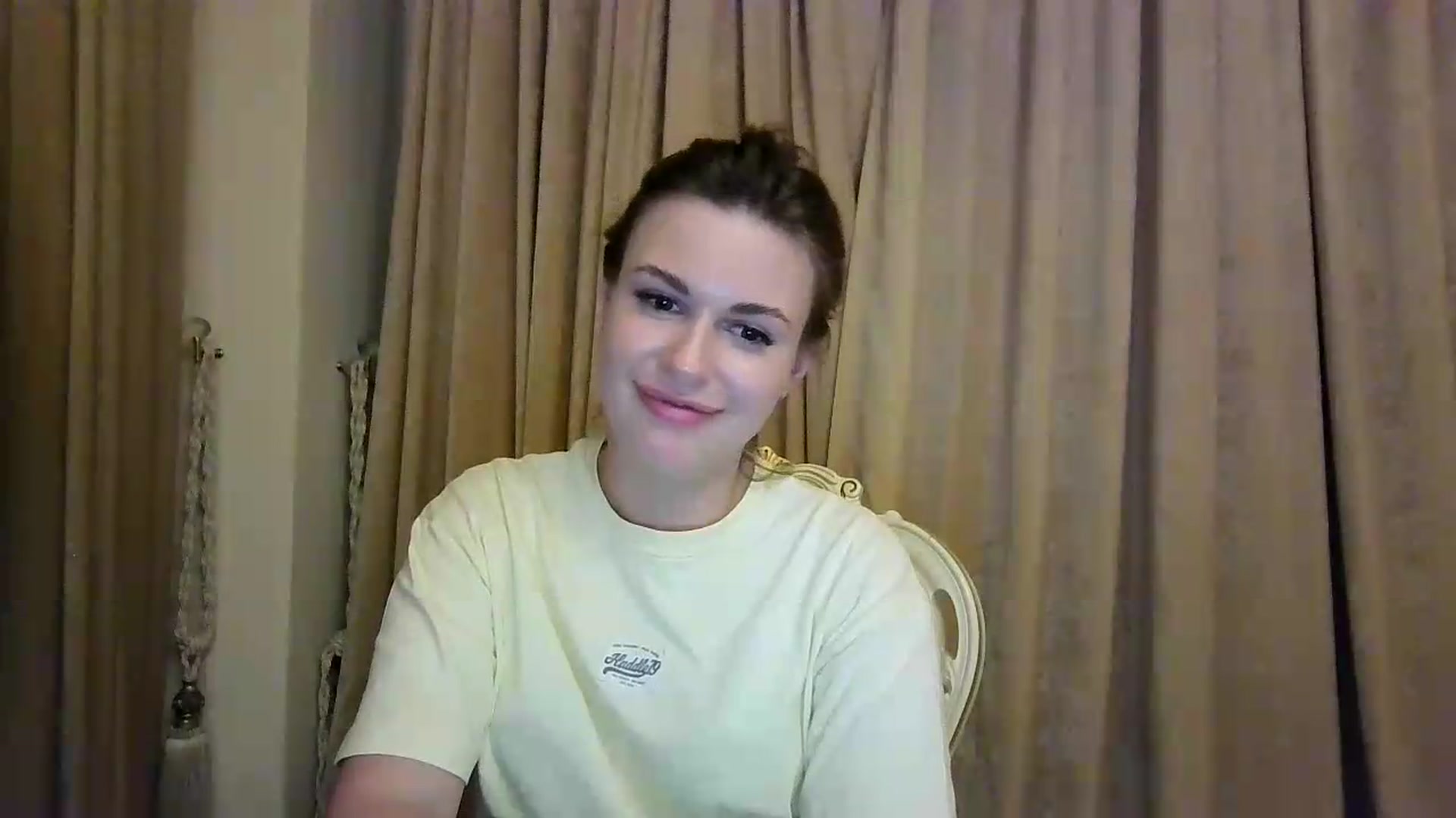 Gallery image thumbnail from Alisaaaa1's myfreecams stream on, 08/20/2026, 23:46 image 6 of 20