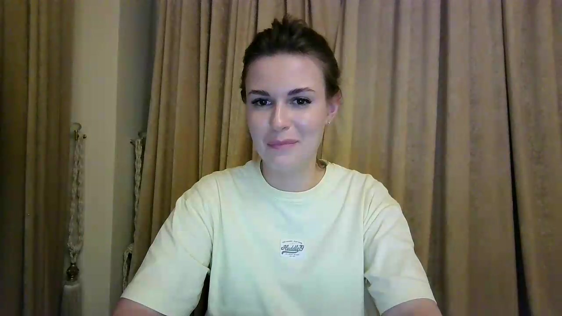 Gallery image thumbnail from Alisaaaa1's myfreecams stream on, 08/20/2026, 23:46 image 12 of 20