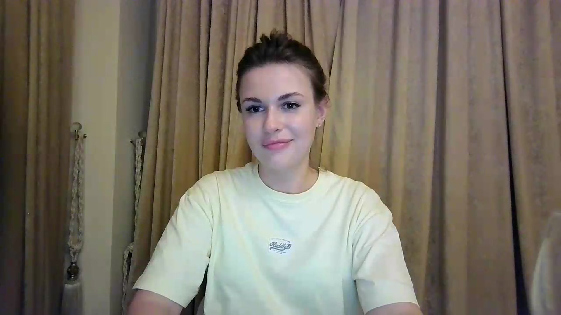 Gallery image thumbnail from Alisaaaa1's myfreecams stream on, 08/20/2026, 23:46 image 14 of 20